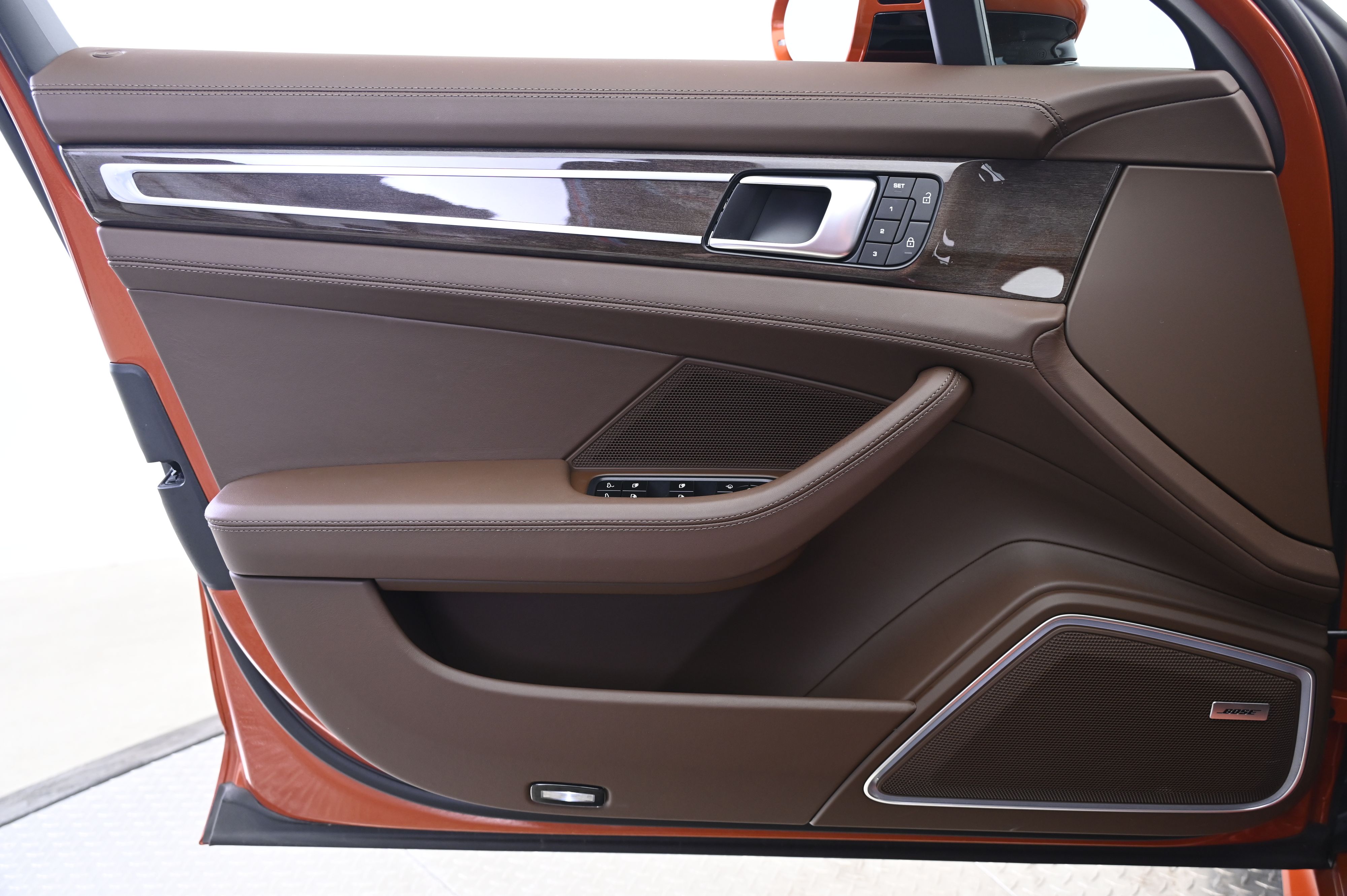 Thumbnail: 2023 Porsche Panamera - 26