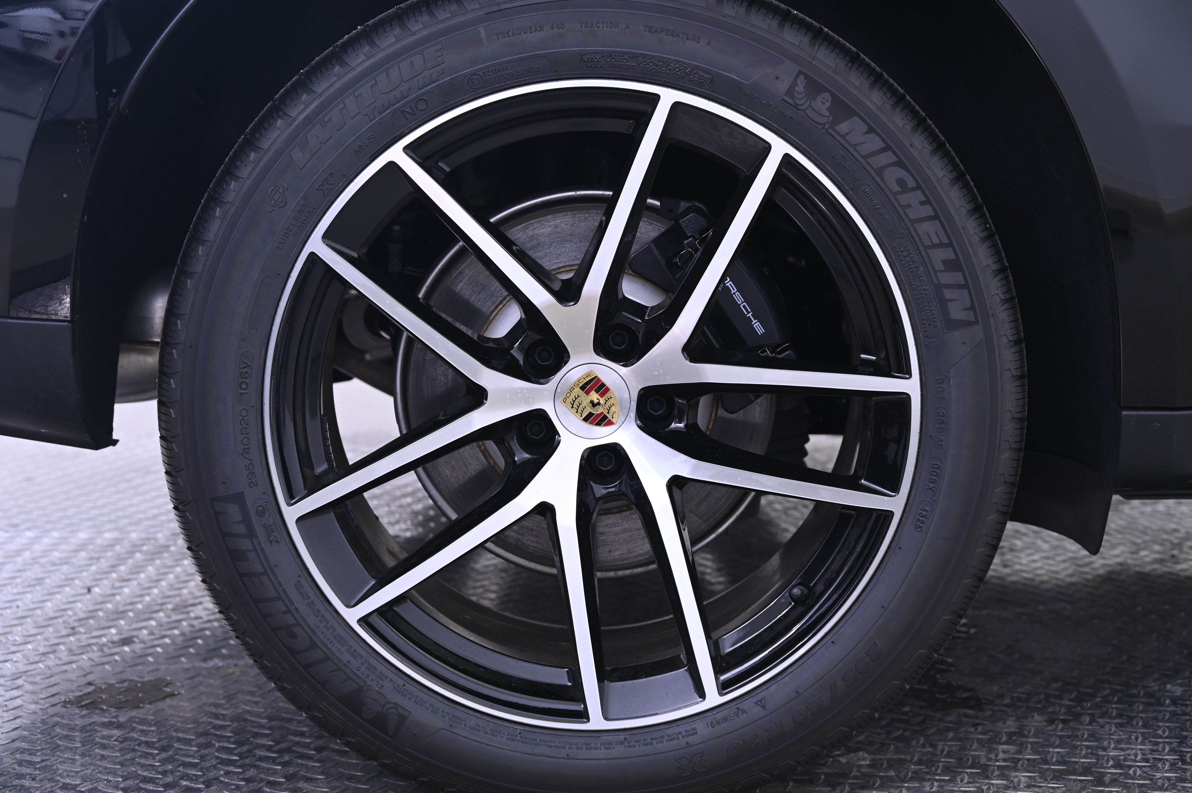 Thumbnail: 2026 Porsche Macan - 13