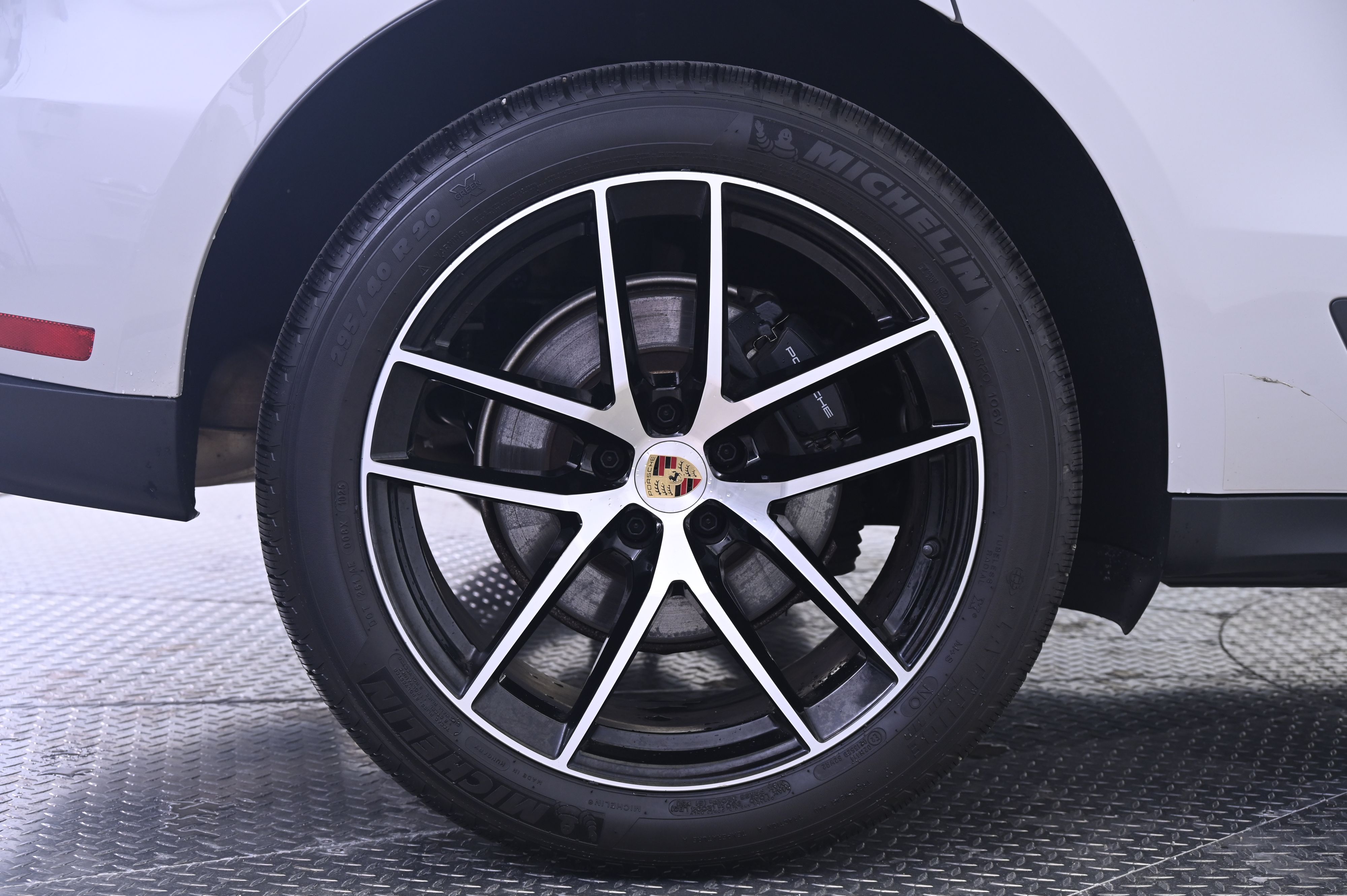 Thumbnail: 2023 Porsche Macan - 13