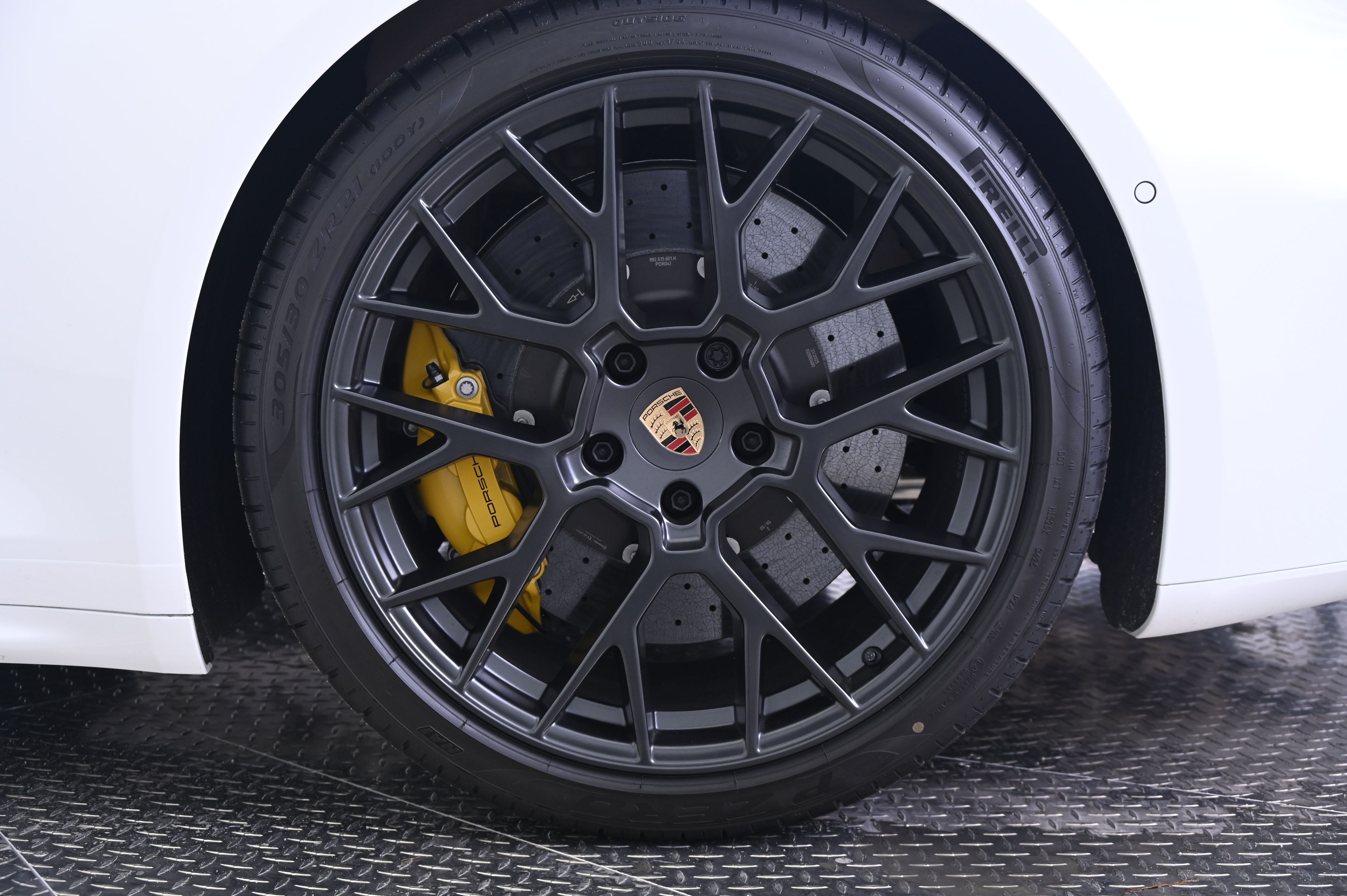 Thumbnail: 2026 Porsche 911 - 15