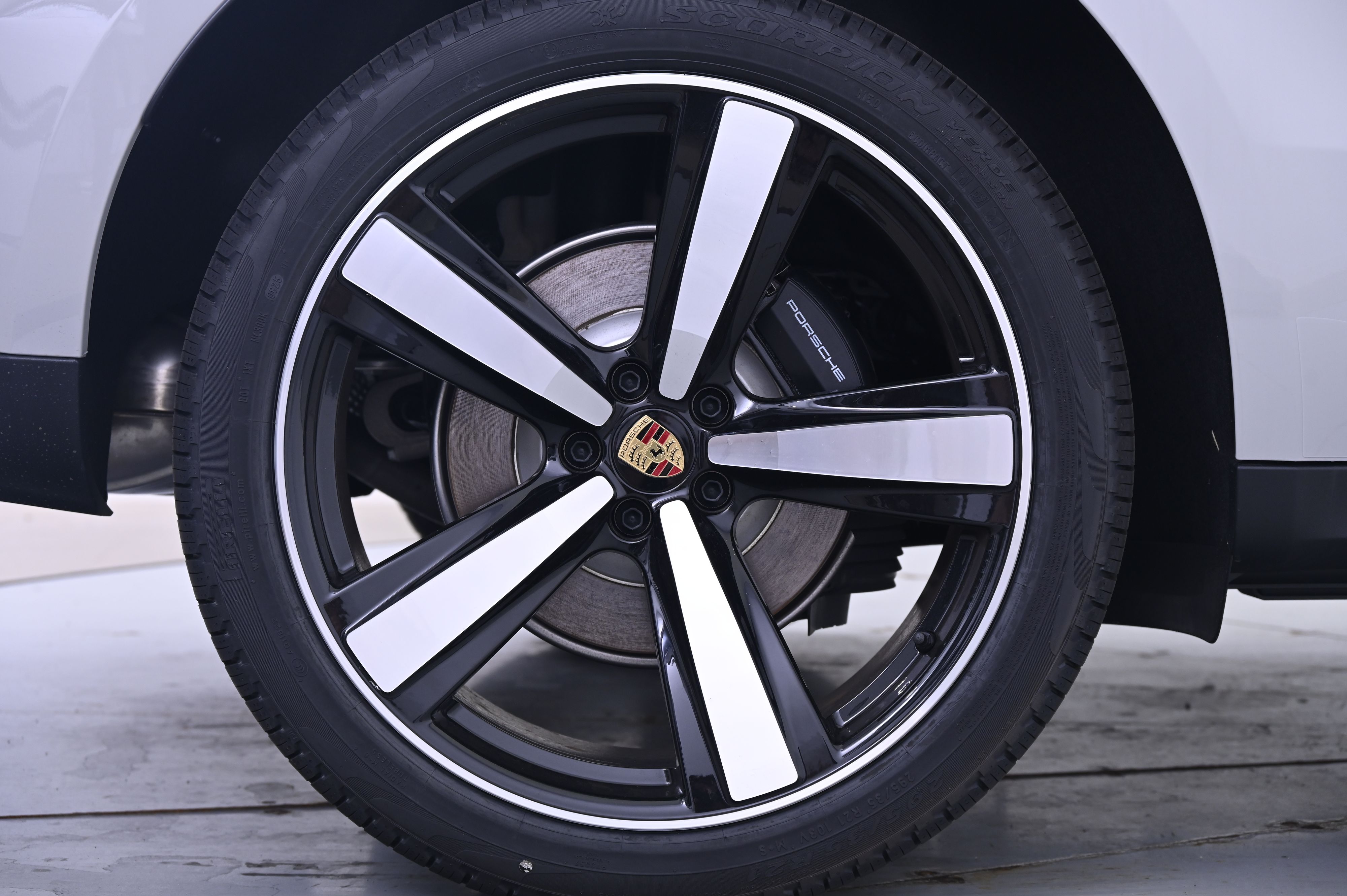 Thumbnail: 2025 Porsche Macan - 13