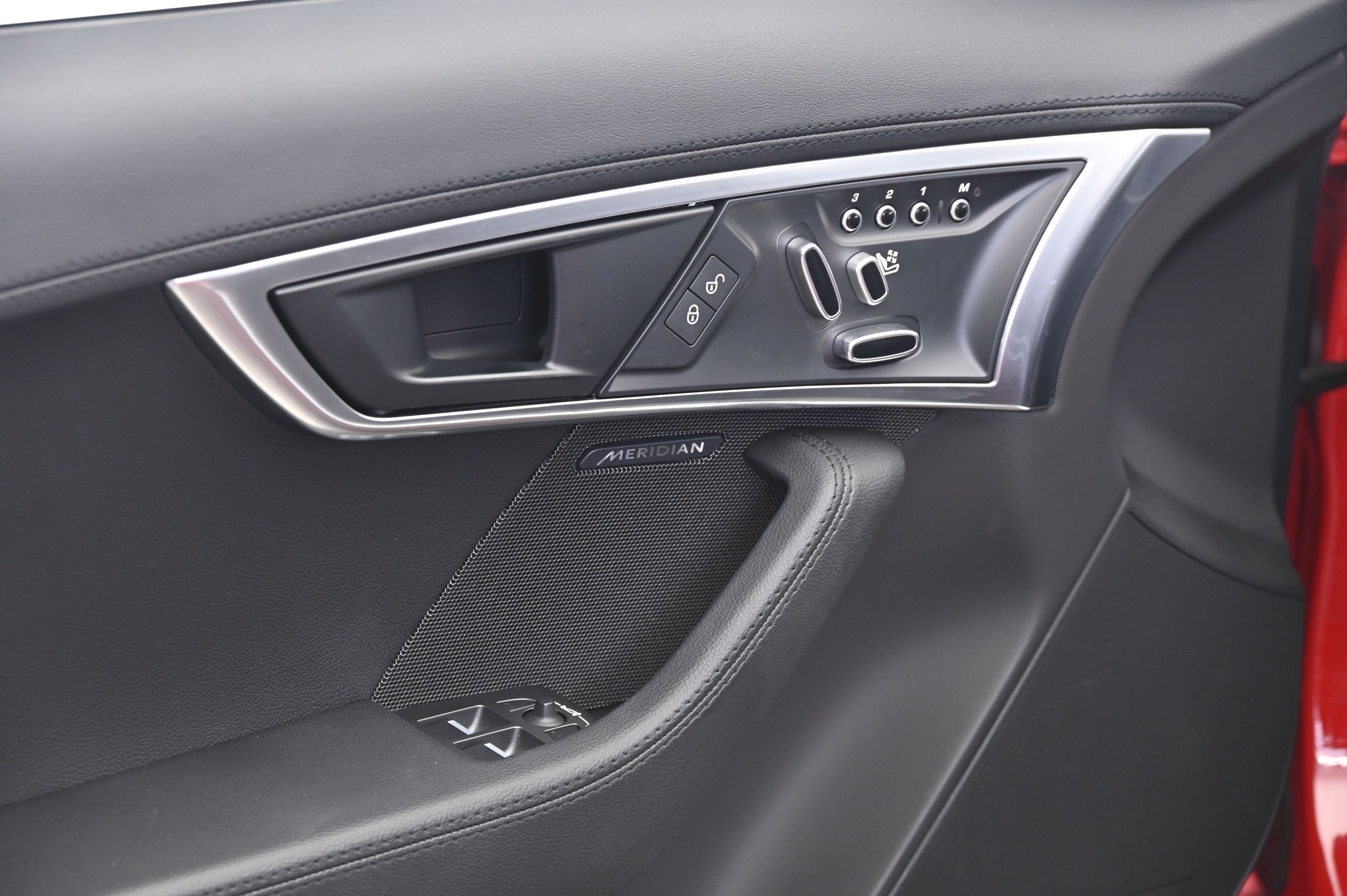 Thumbnail: 2018 Jaguar F-Type - 22