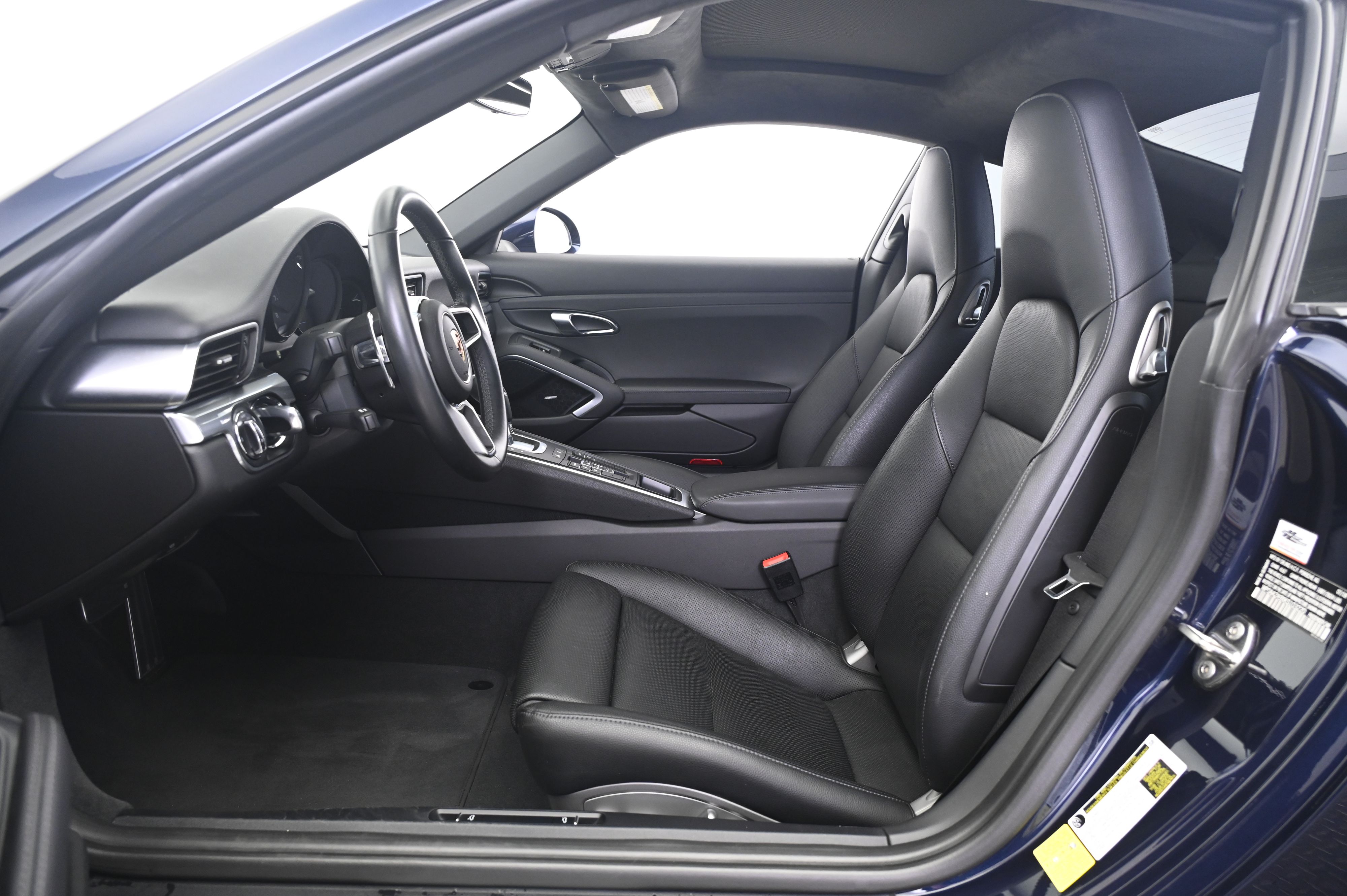Thumbnail: 2019 Porsche 911 - 25