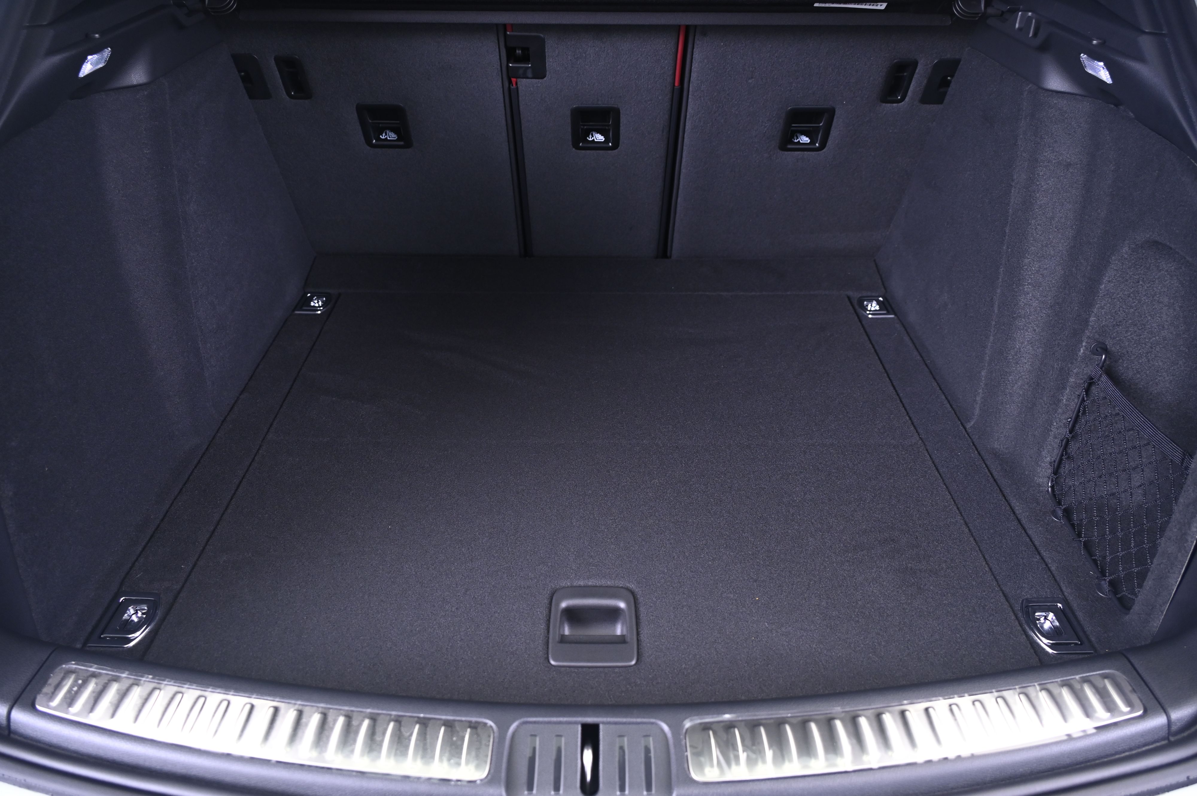 Thumbnail: 2026 Porsche Macan - 15