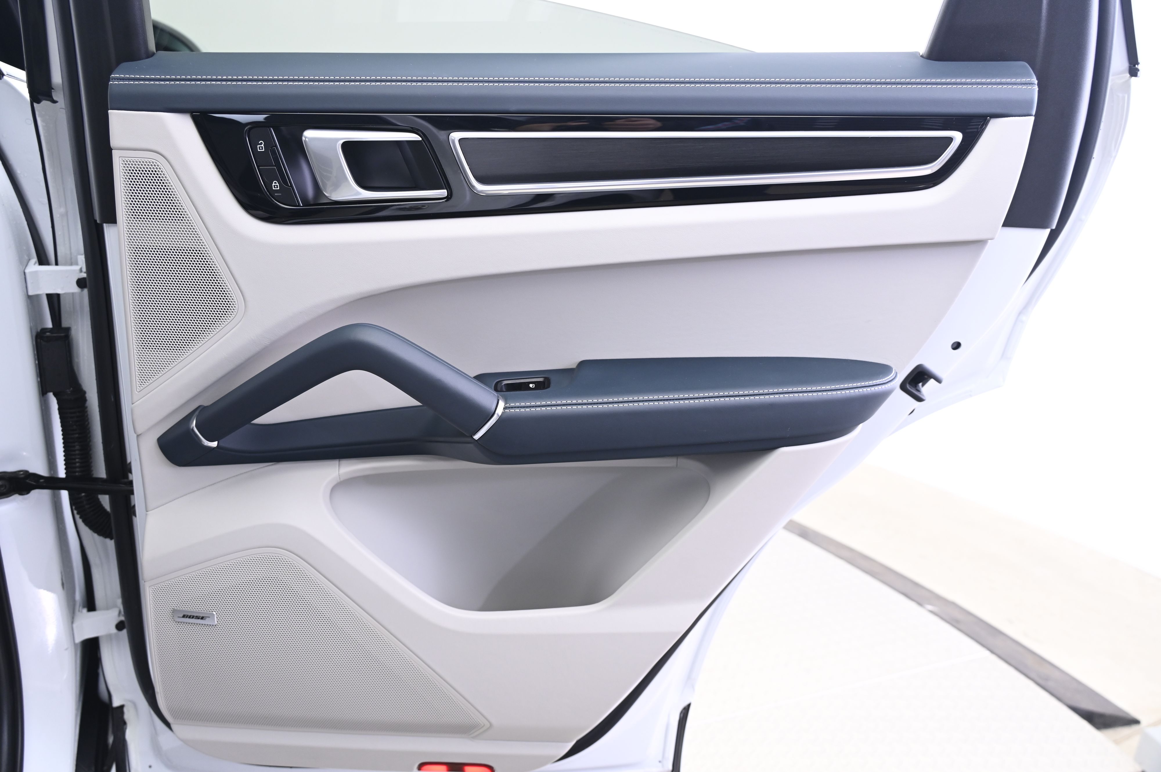 Thumbnail: 2022 Porsche  - 16