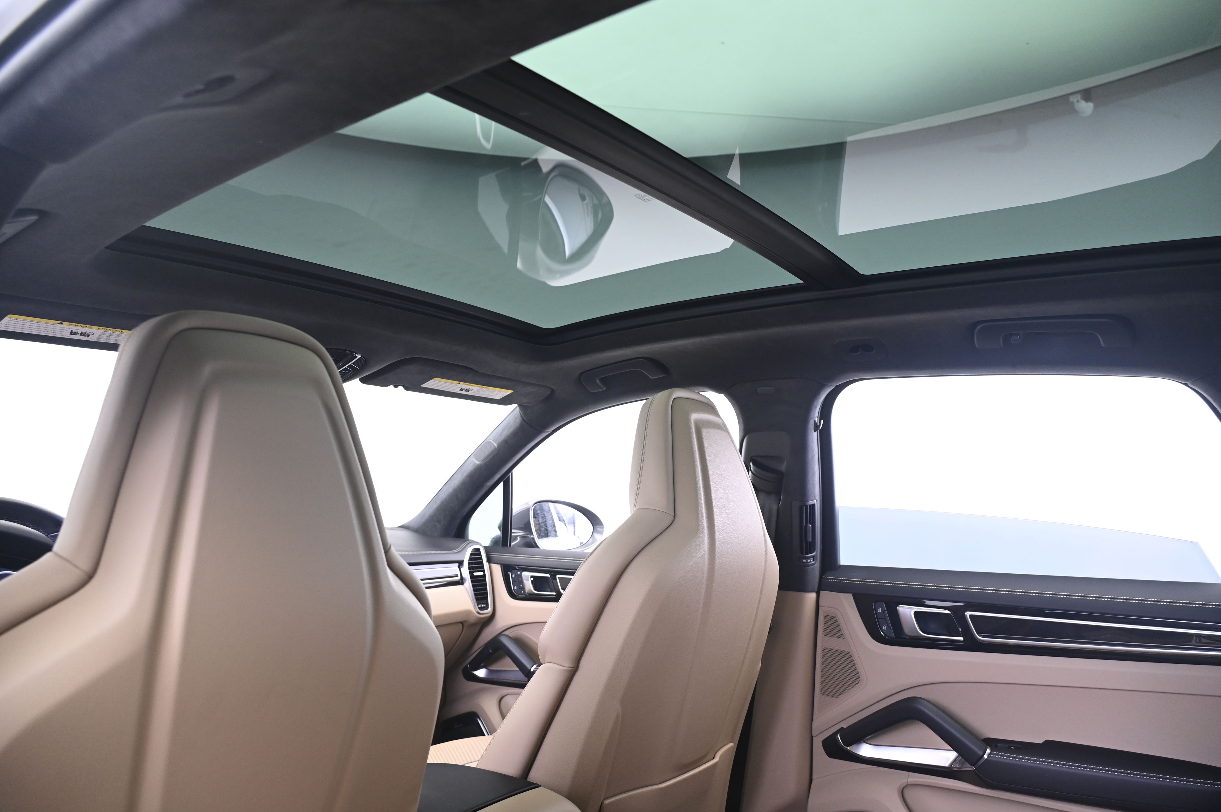 Thumbnail: 2023 Porsche Cayenne - 25