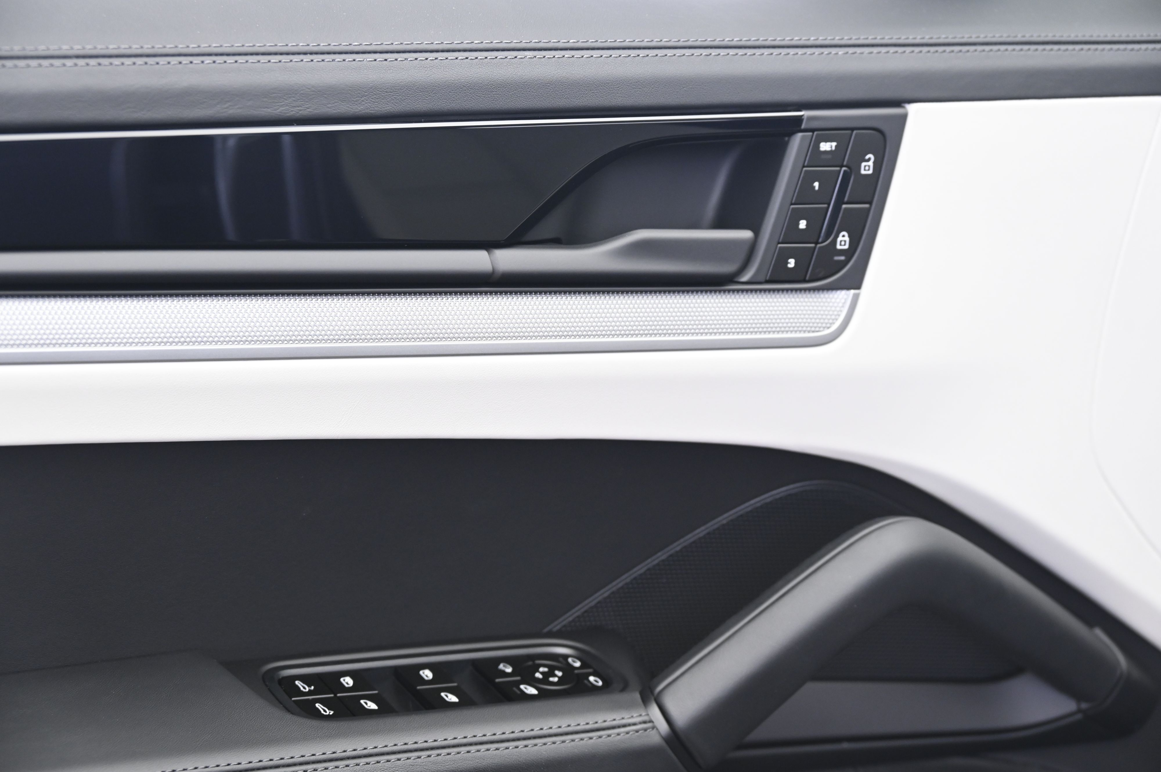 Thumbnail: 2026 Porsche Cayenne - 27