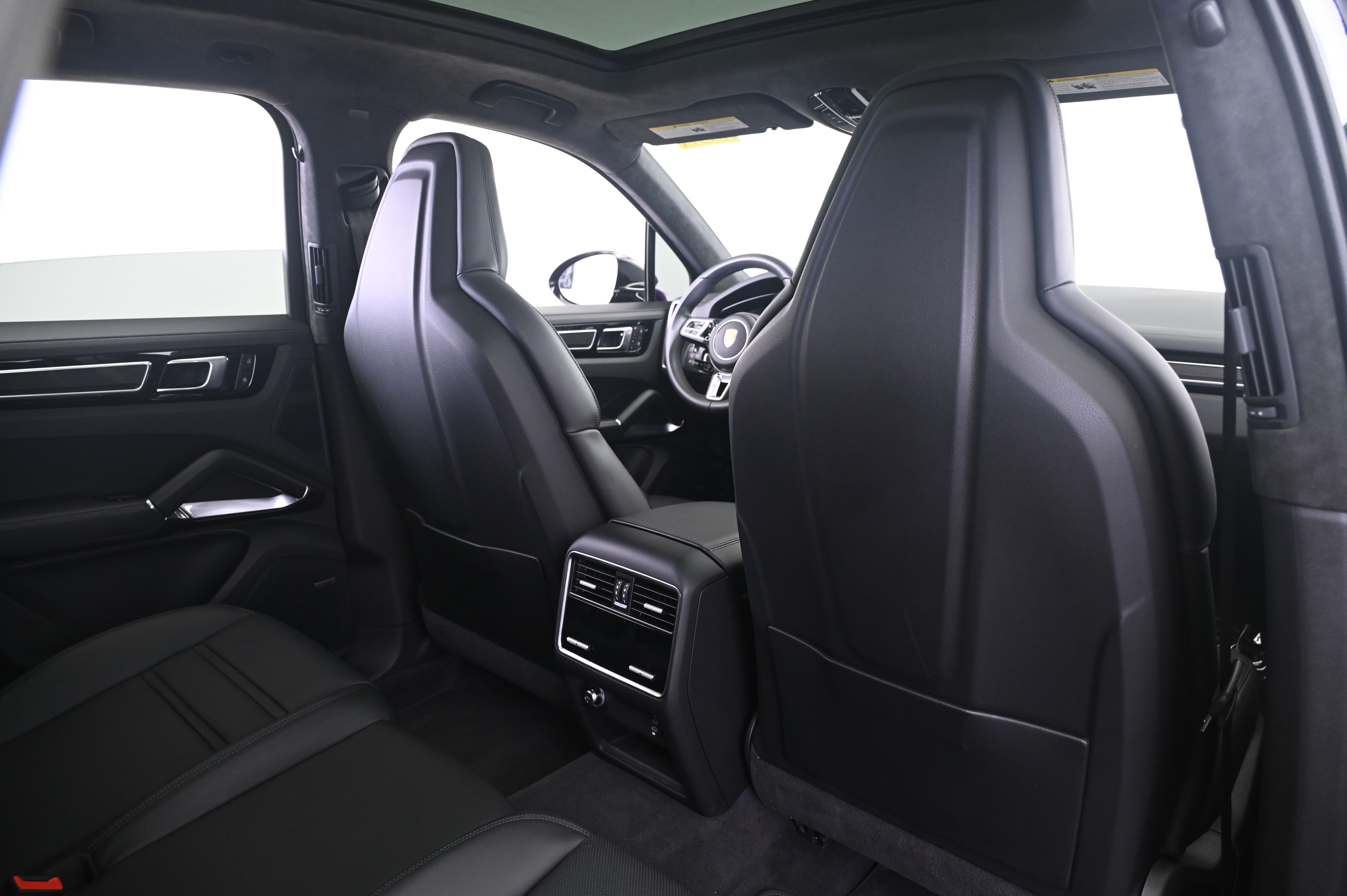 Thumbnail: 2023 Porsche Cayenne - 17