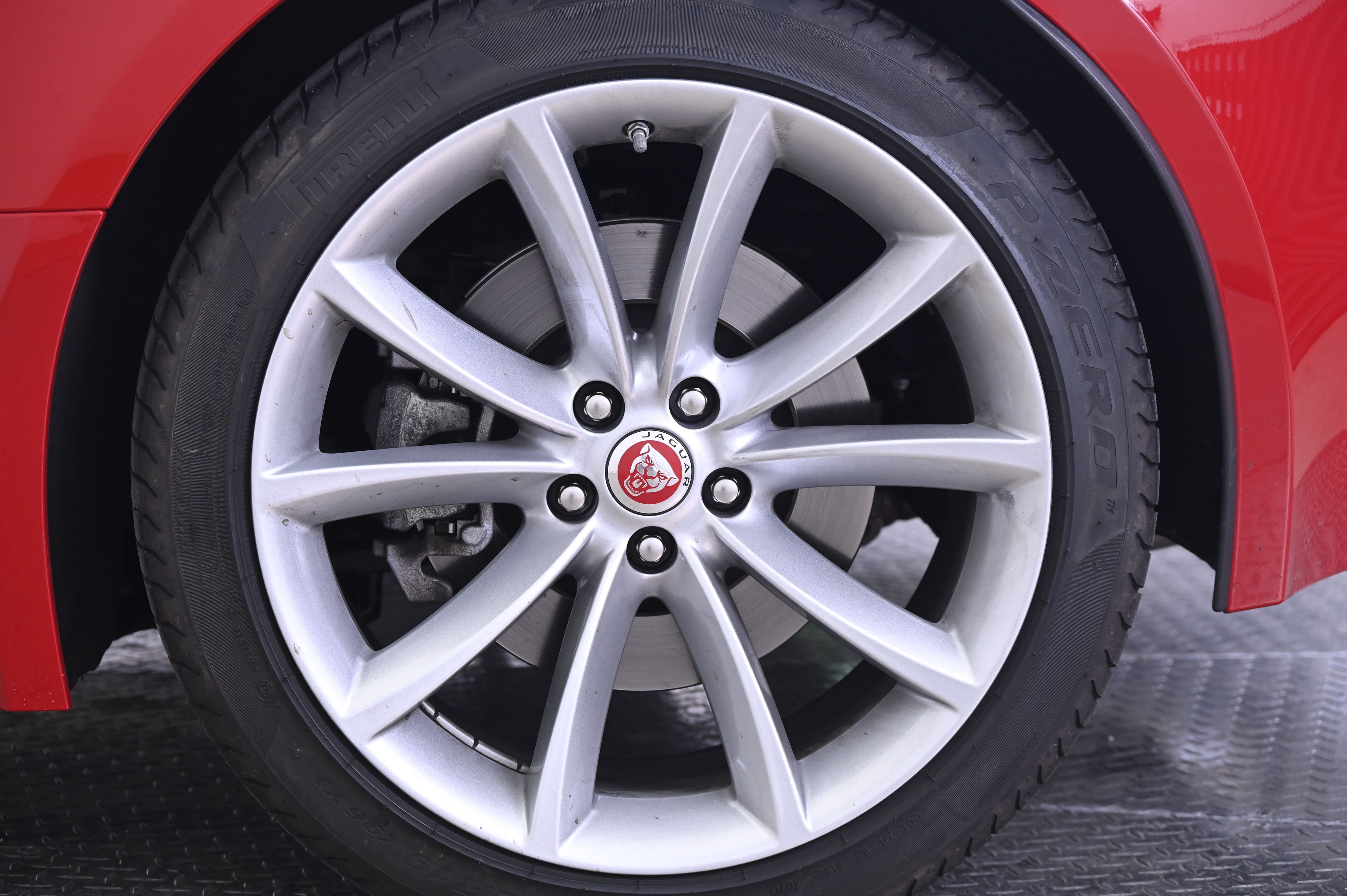 Thumbnail: 2018 Jaguar F-Type - 12