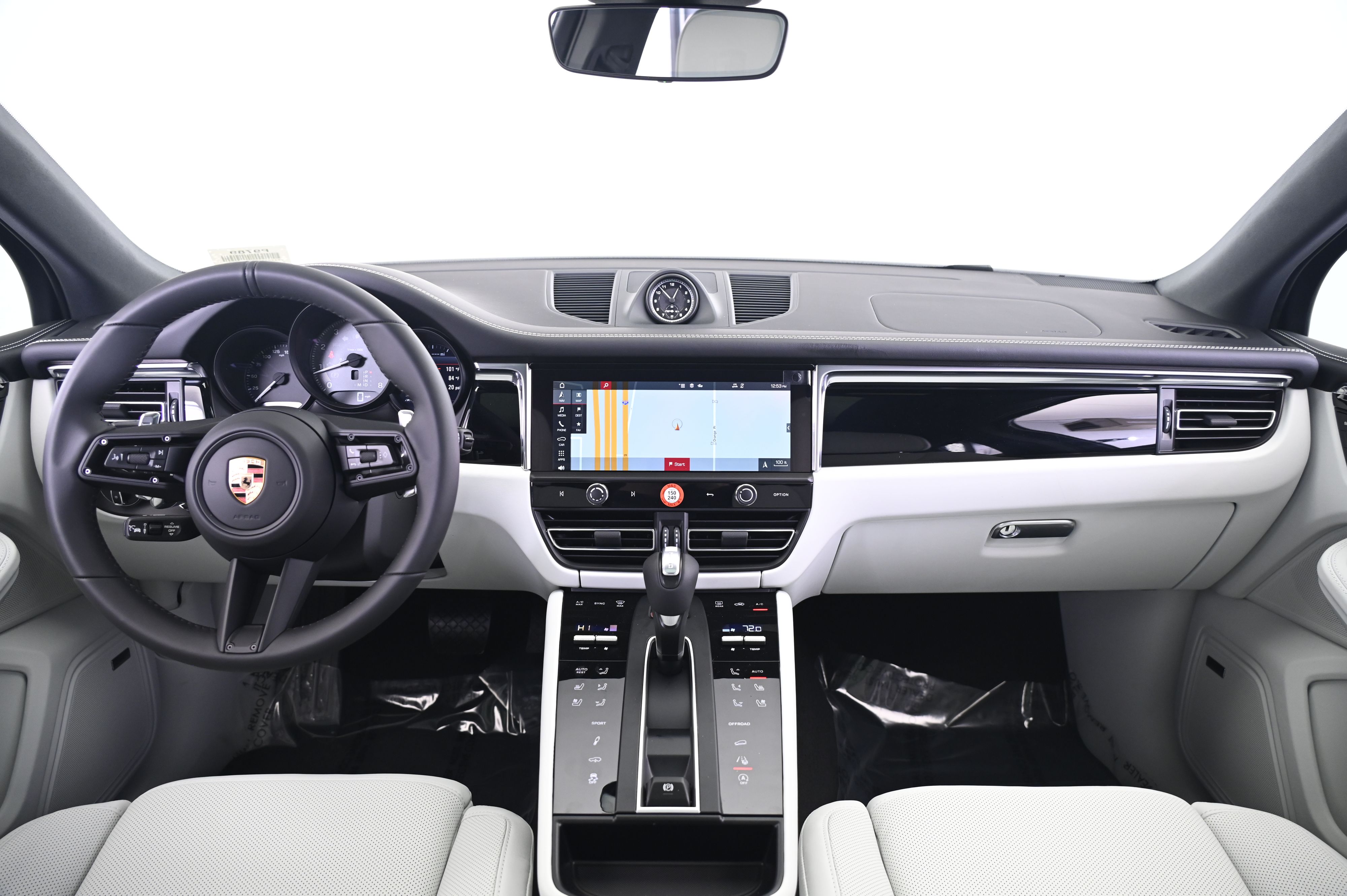 Thumbnail: 2026 Porsche Macan - 31