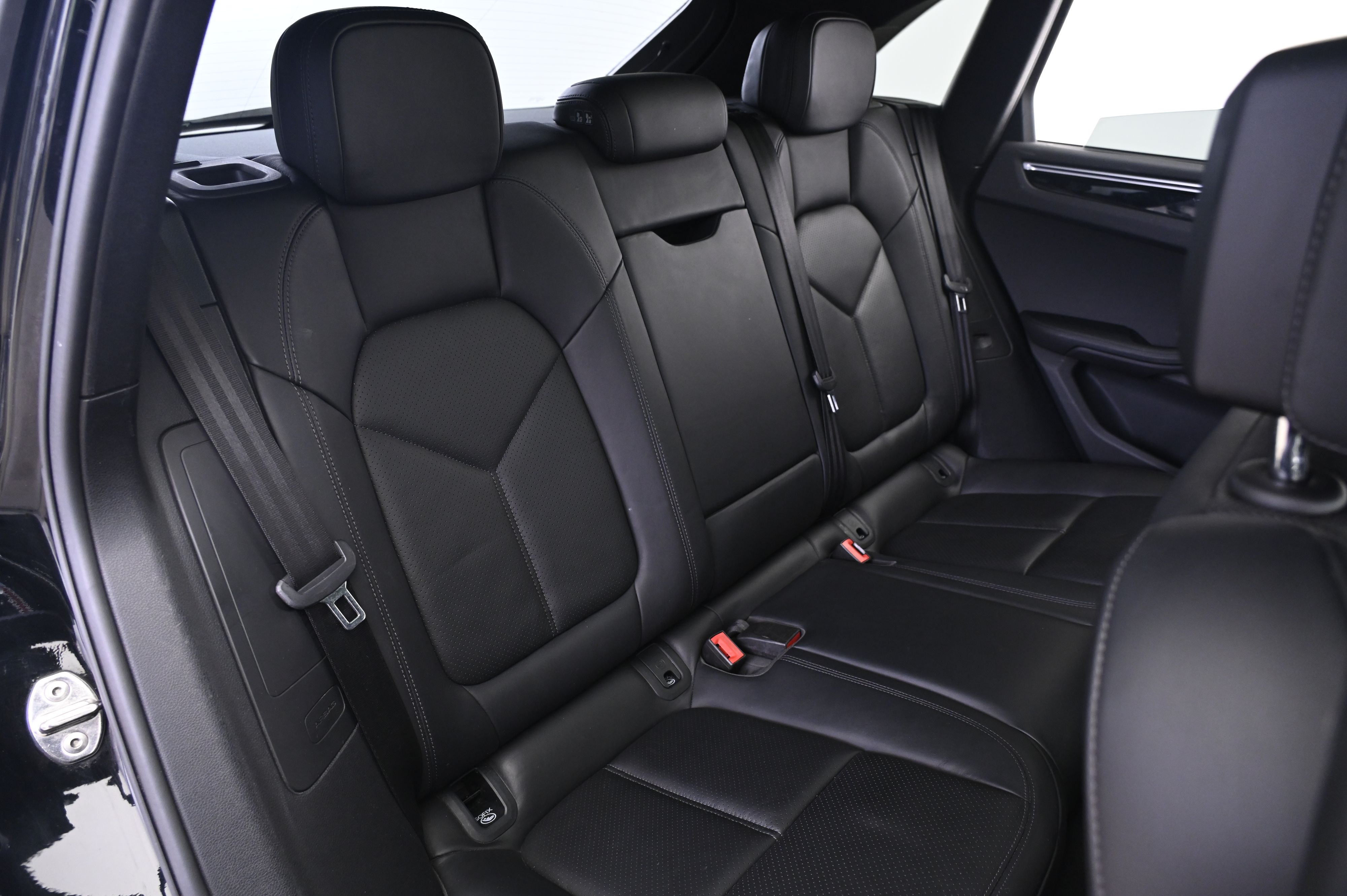 Thumbnail: 2019 Porsche Macan - 19