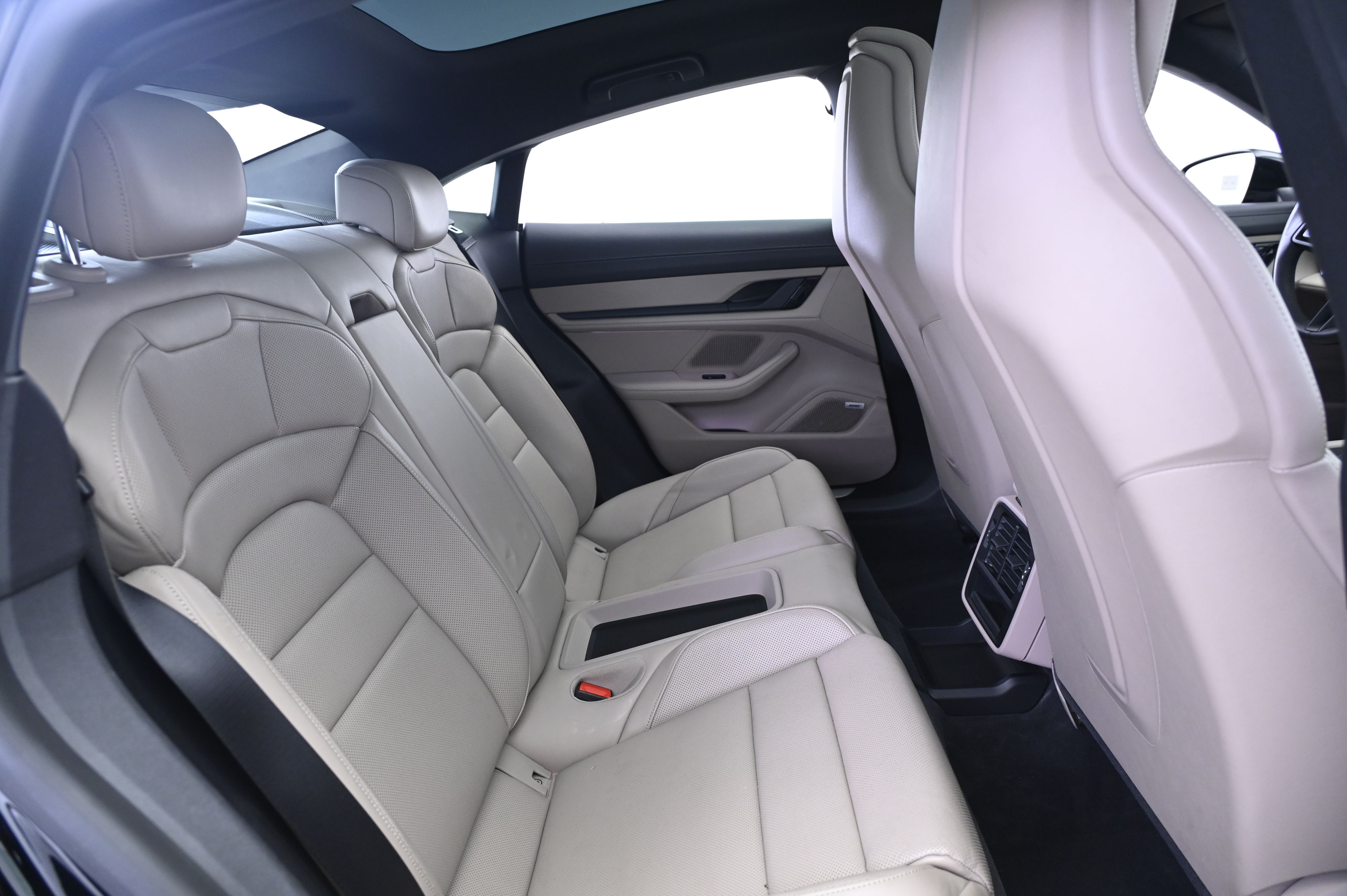 Thumbnail: 2020 Porsche Taycan - 19