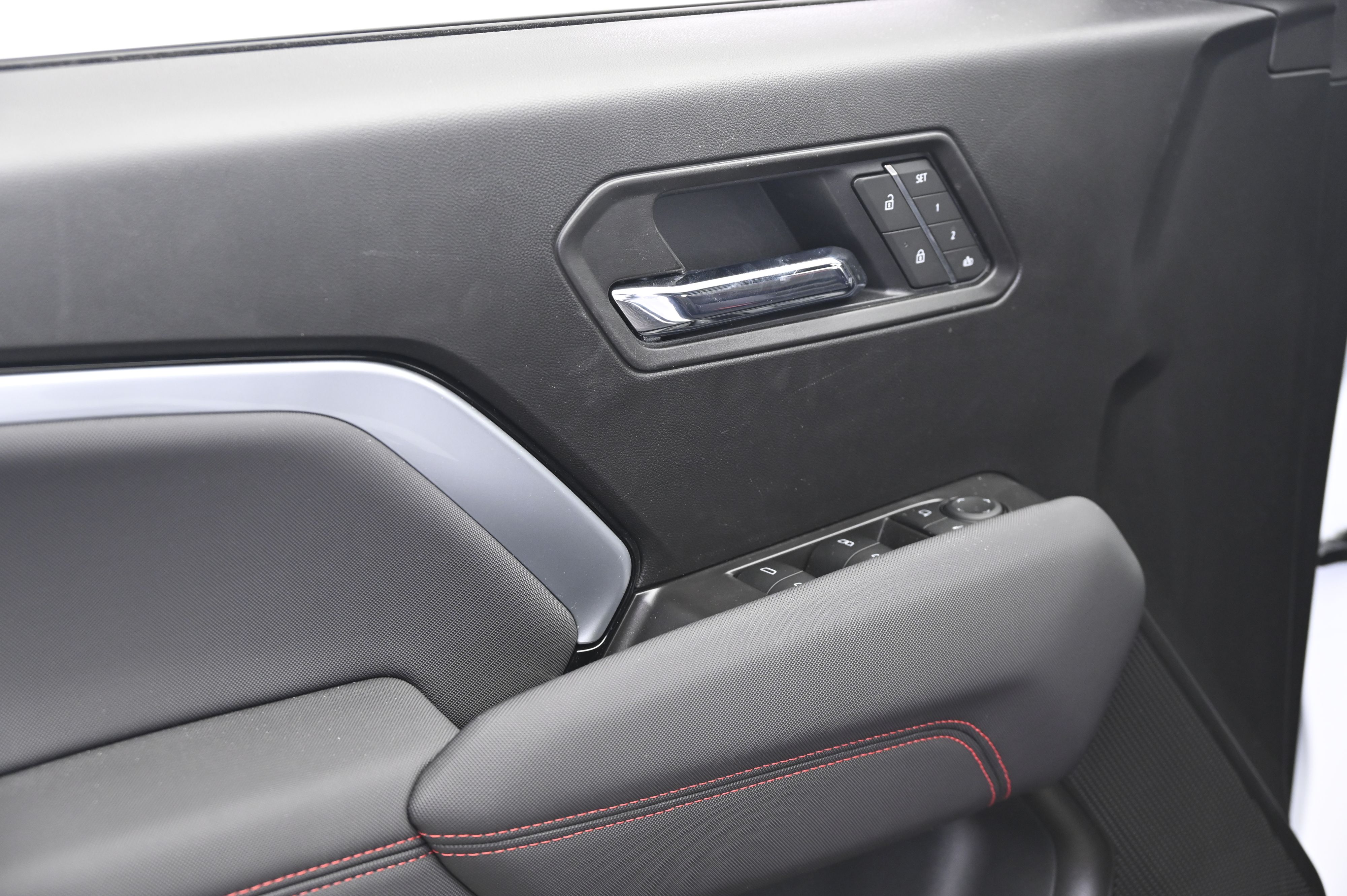 Thumbnail: 2026 Chevrolet Colorado - 26