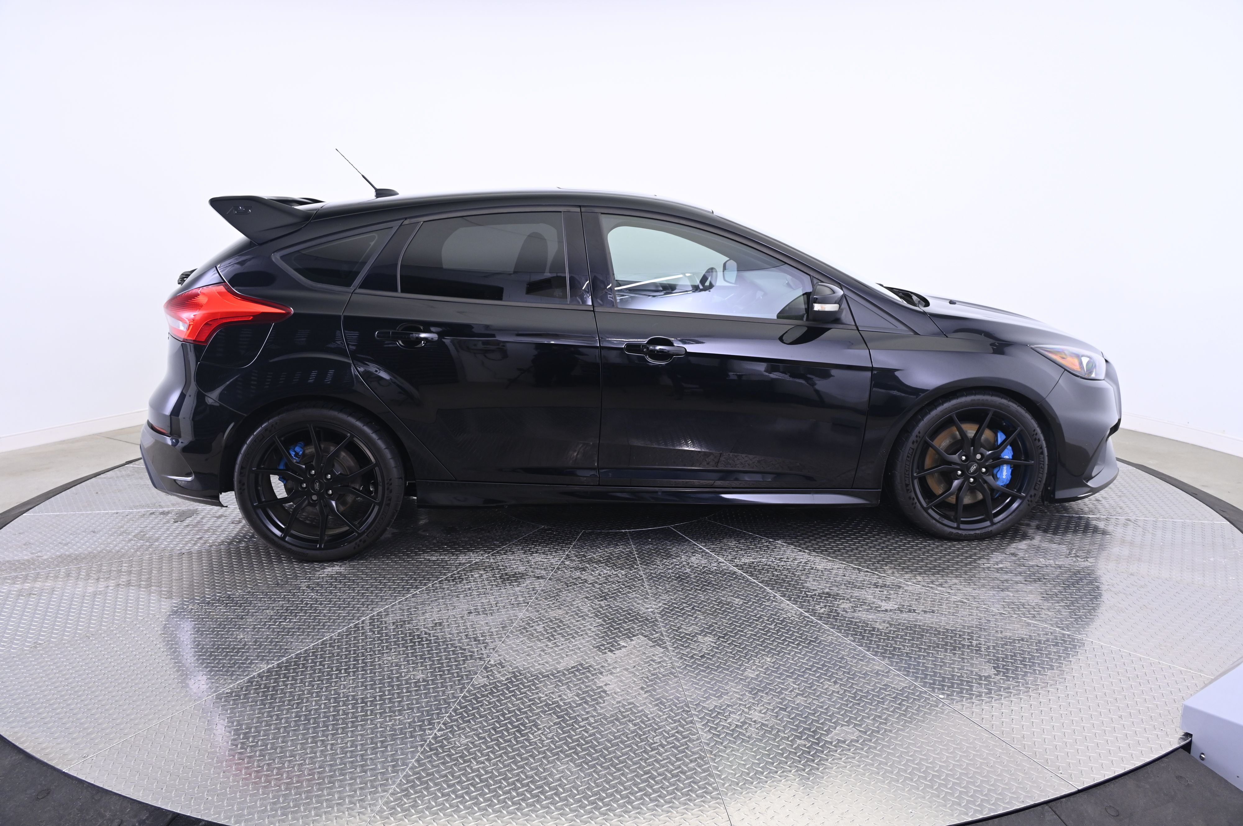 Thumbnail: 2016 Ford Focus - 8