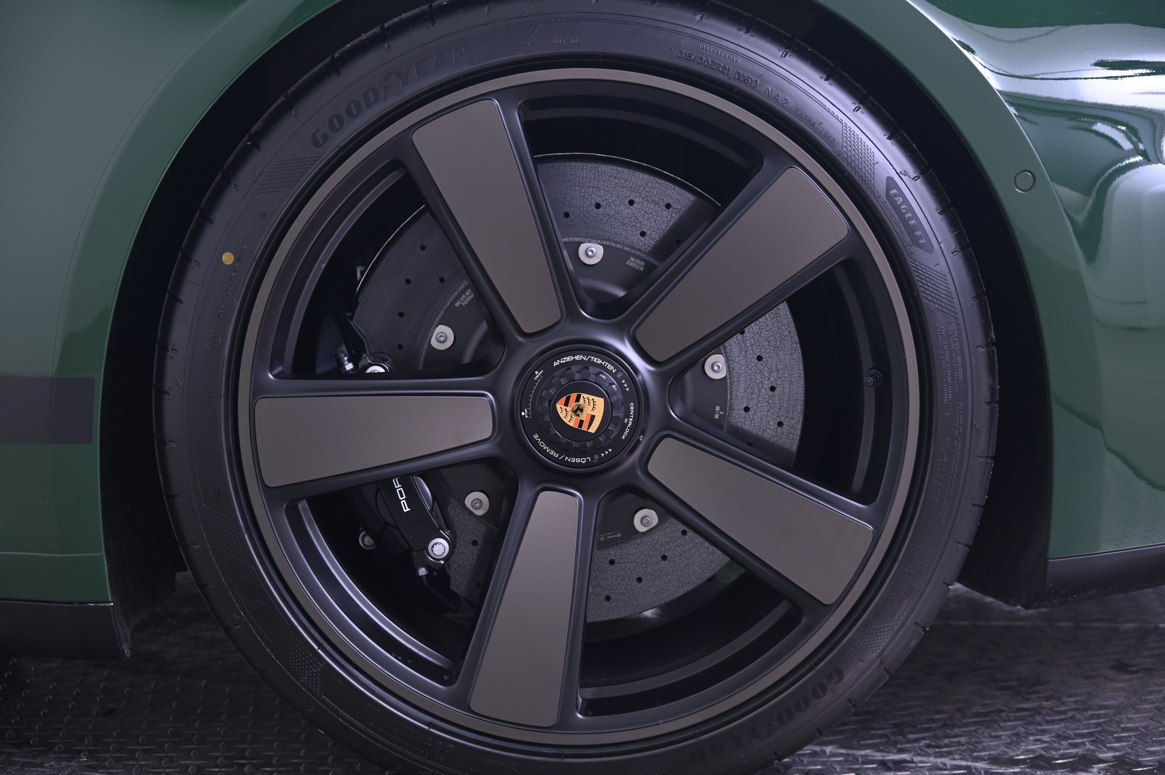 Thumbnail: 2026 Porsche 911 - 18