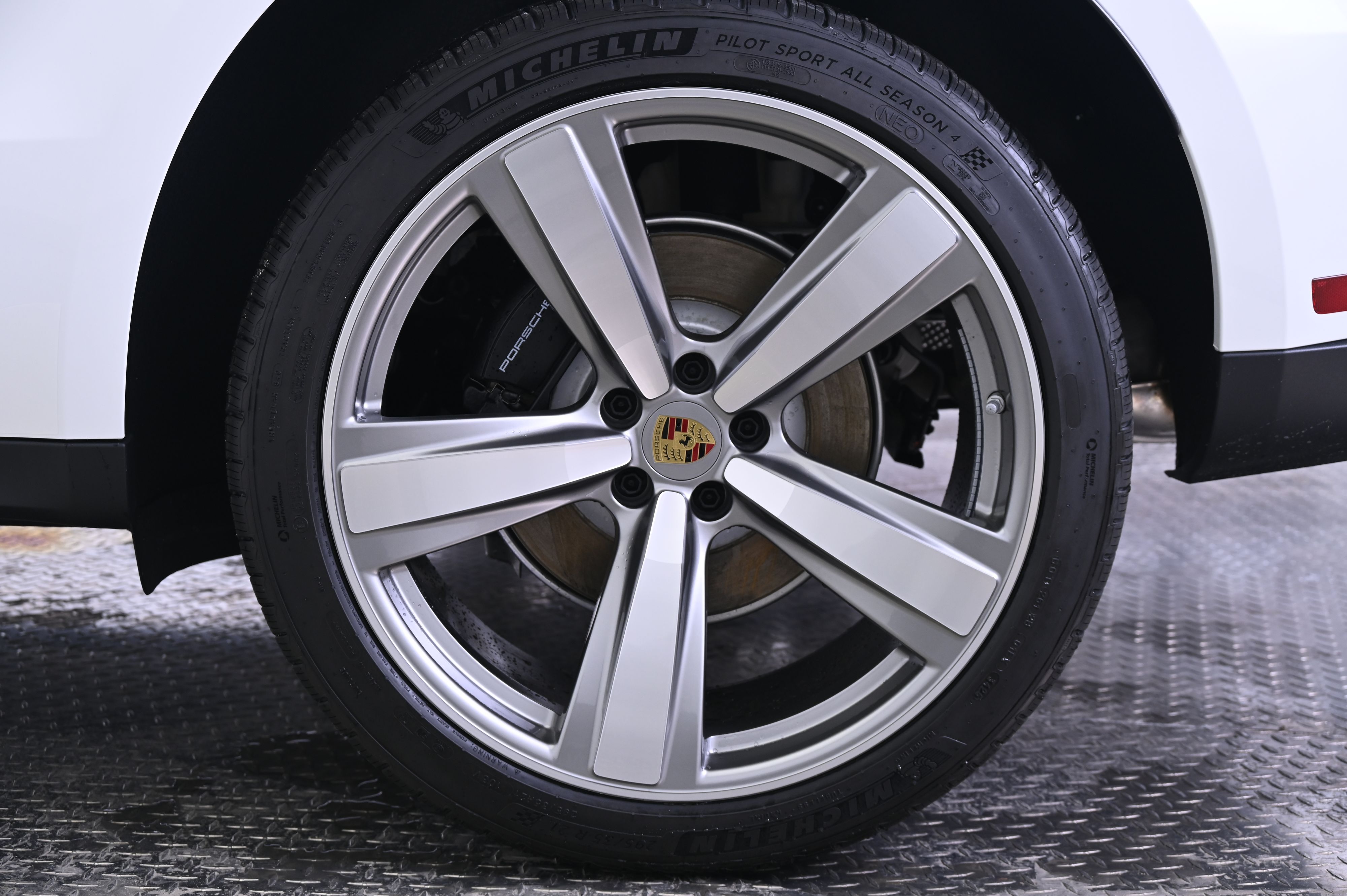 Thumbnail: 2026 Porsche Macan - 12