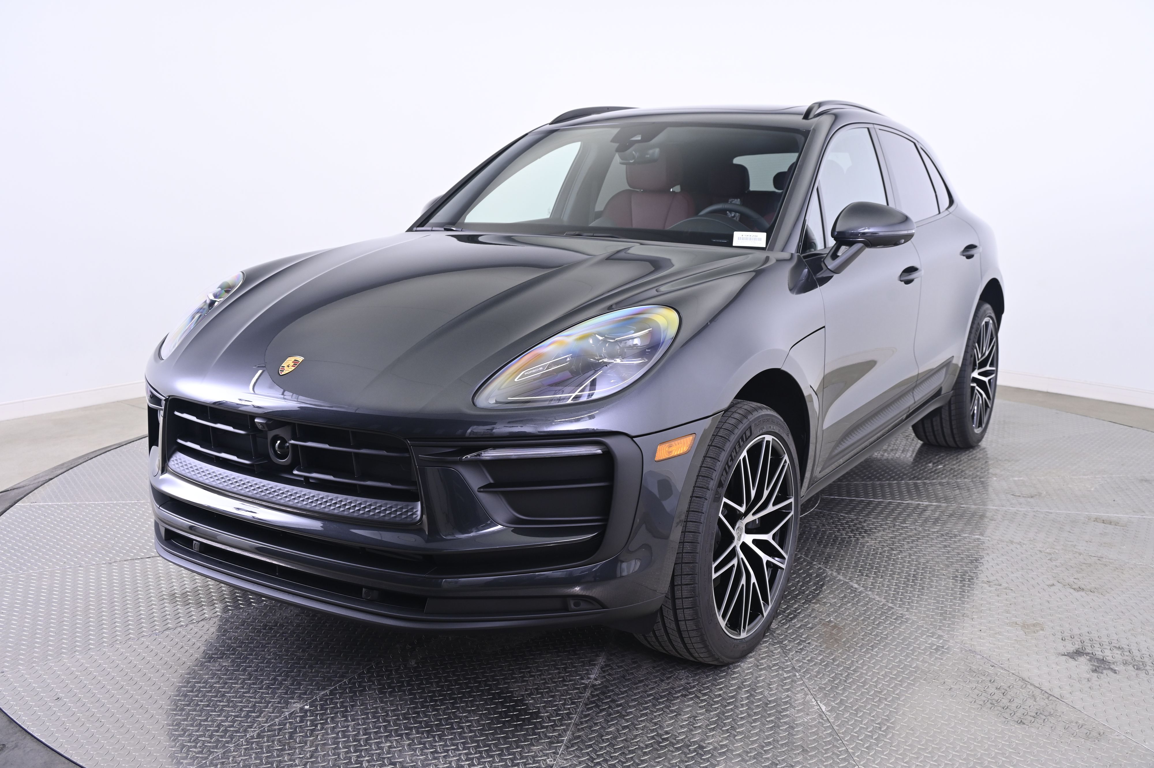 Thumbnail: 2026 Porsche Macan - 1