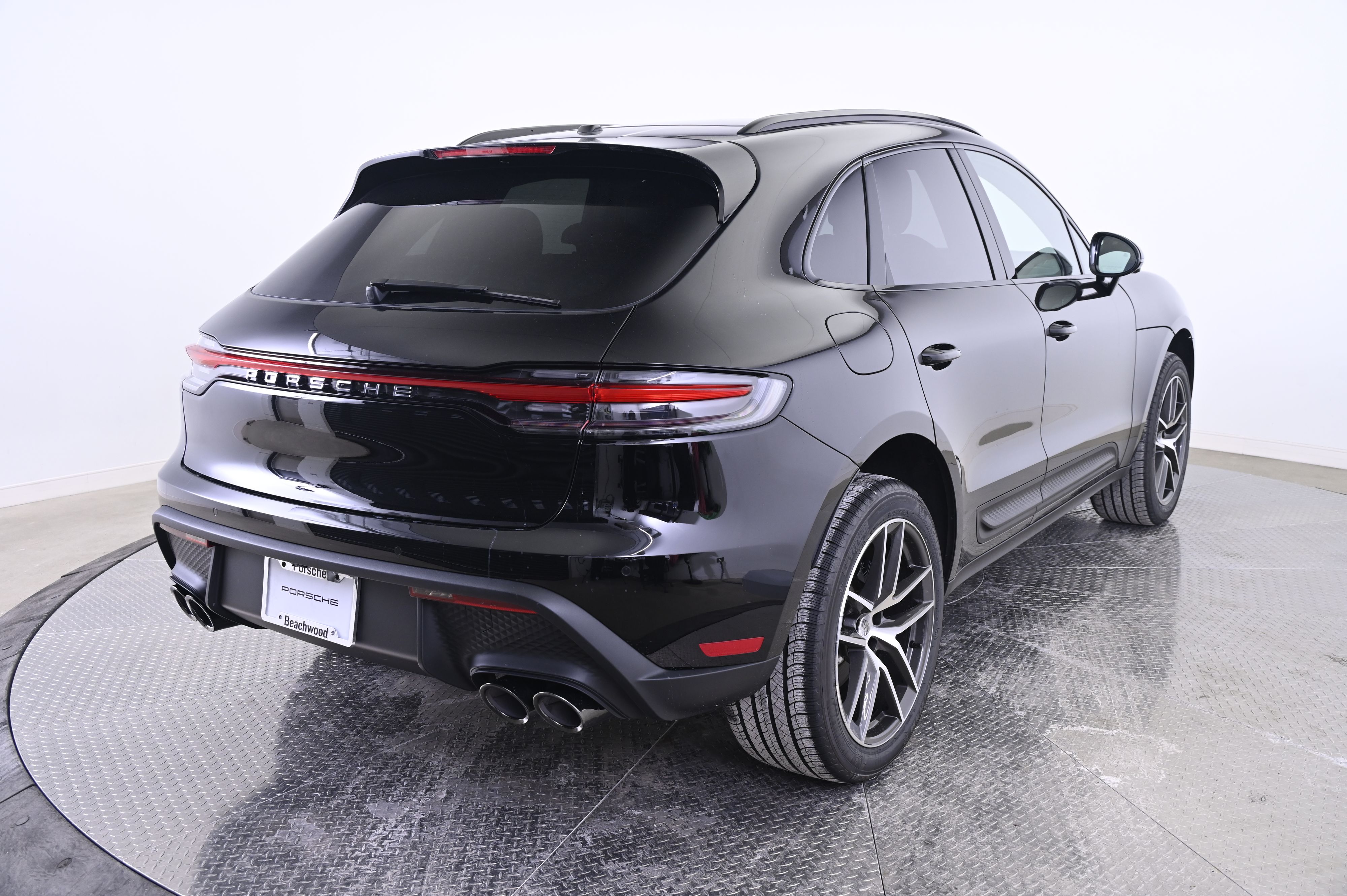 Thumbnail: 2026 Porsche Macan - 7