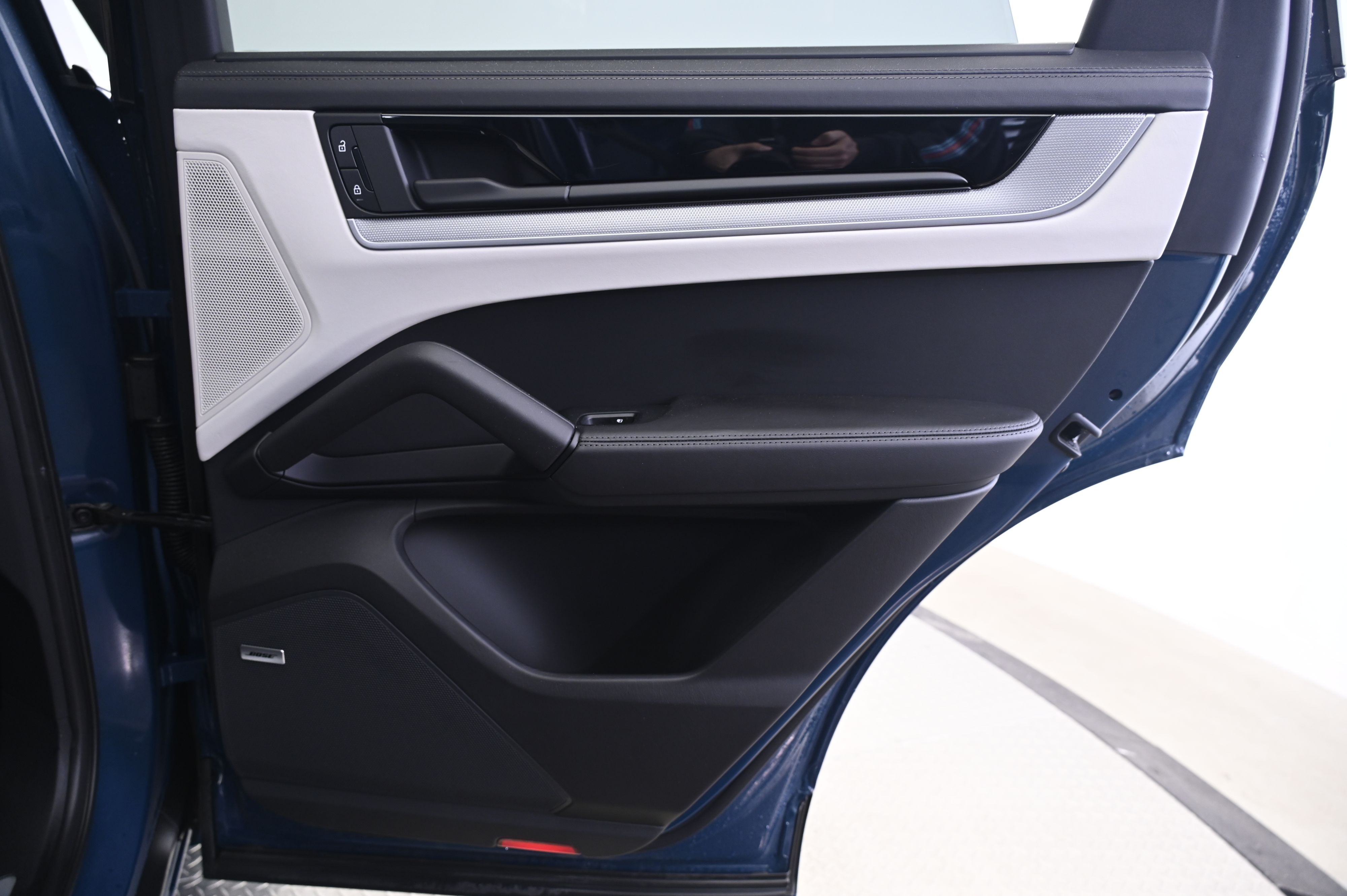 Thumbnail: 2024 Porsche Cayenne - 16