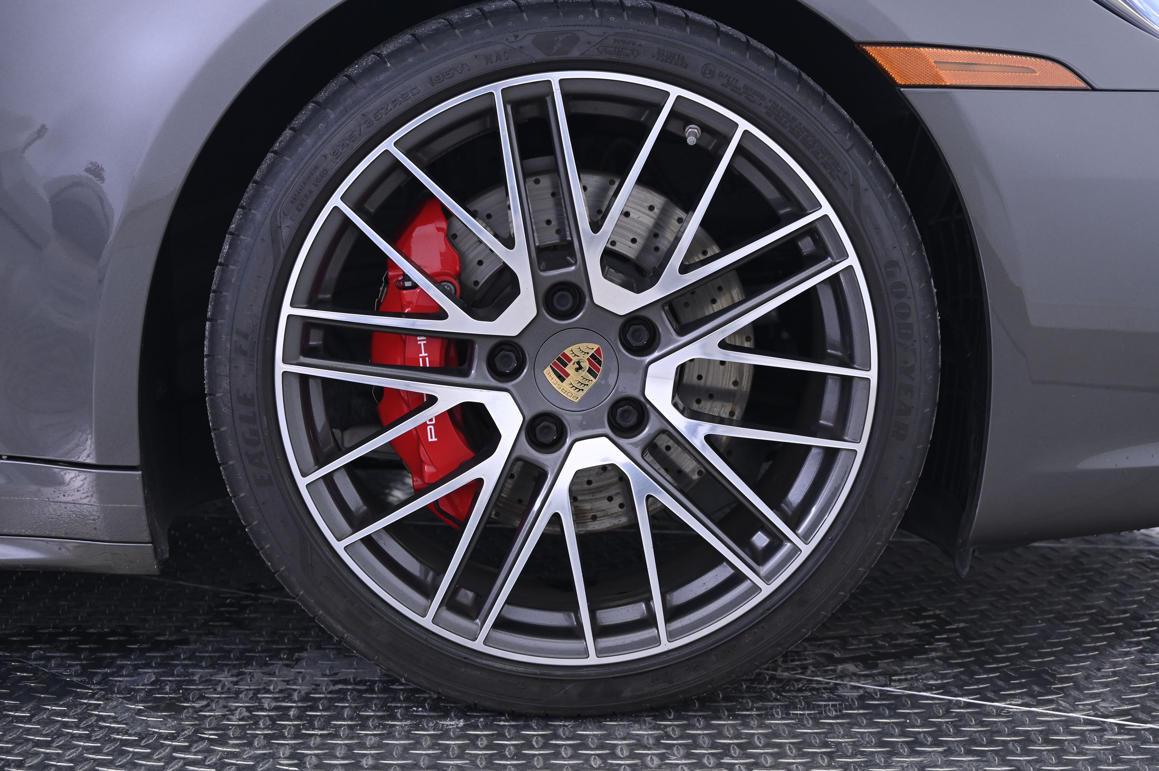 Thumbnail: 2022 Porsche 911 - 17