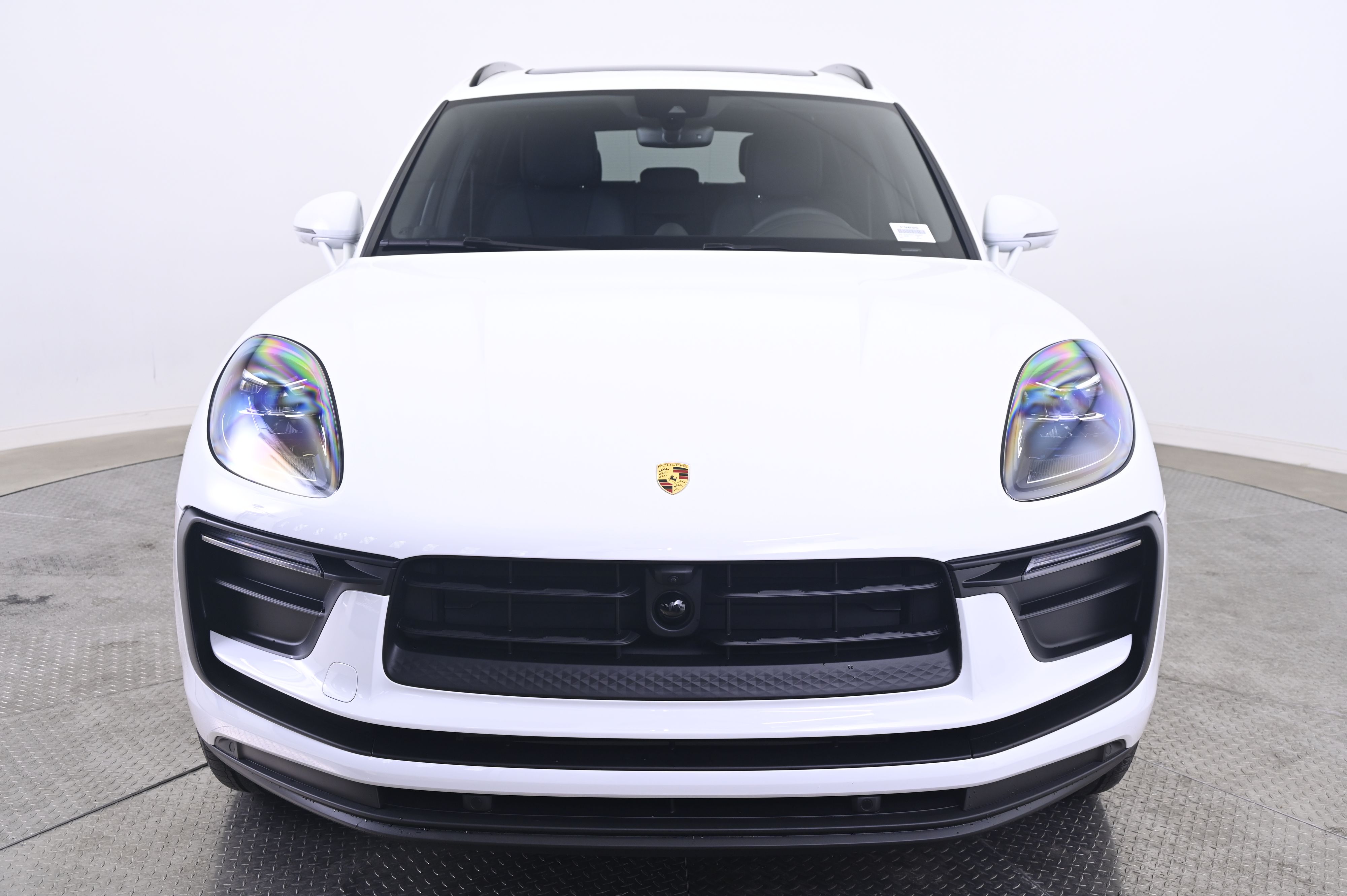 Thumbnail: 2026 Porsche Macan - 10