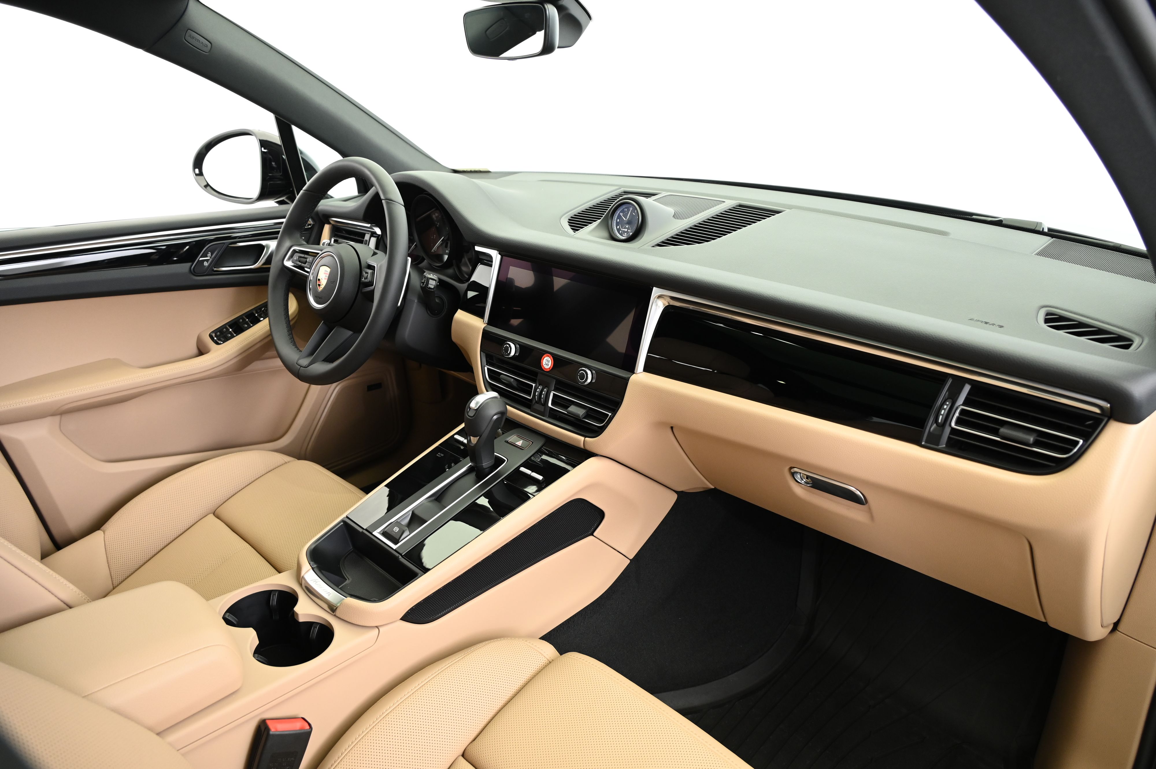 Thumbnail: 2025 Porsche Macan - 27