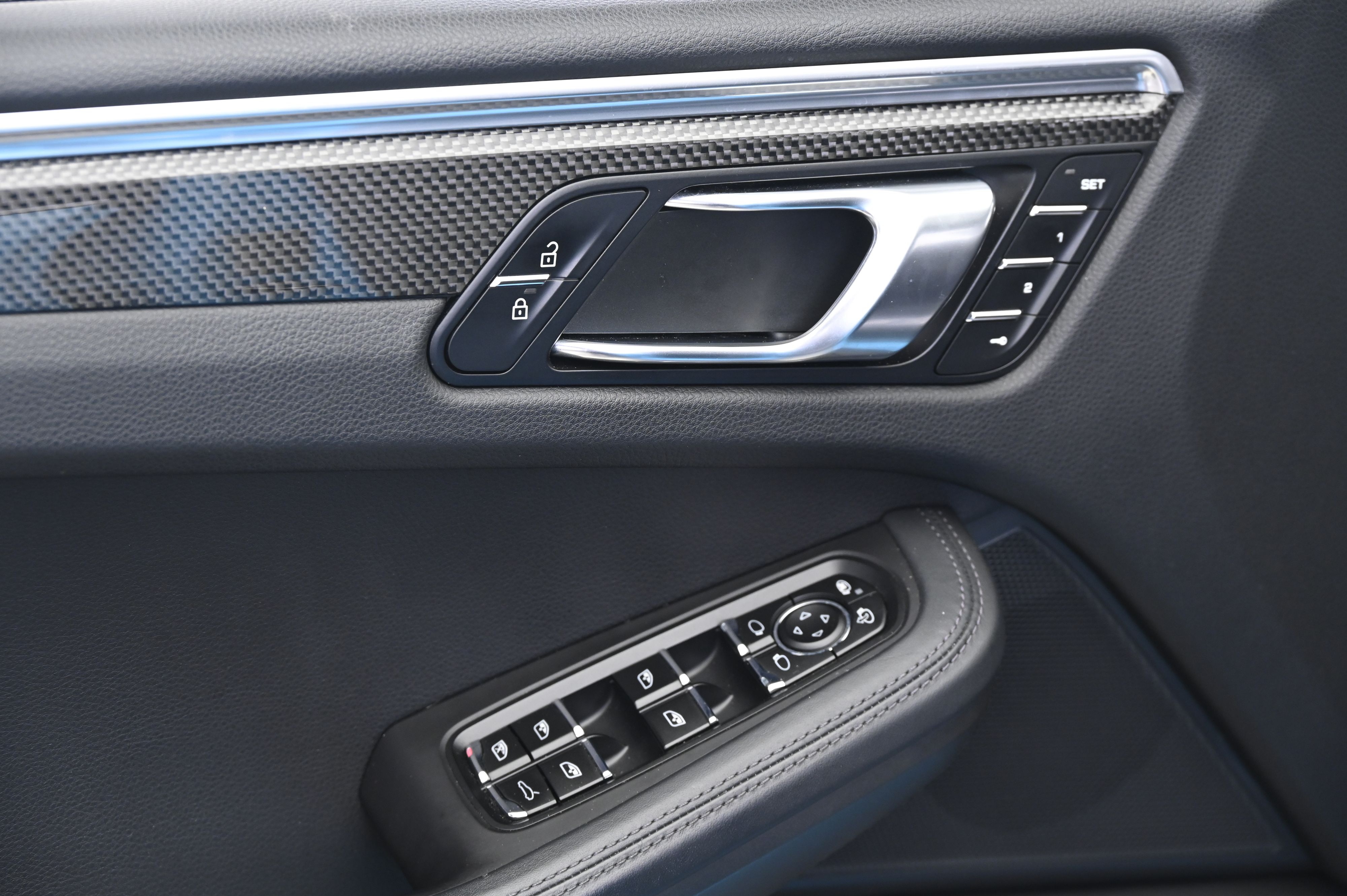 Thumbnail: 2021 Porsche Macan - 27