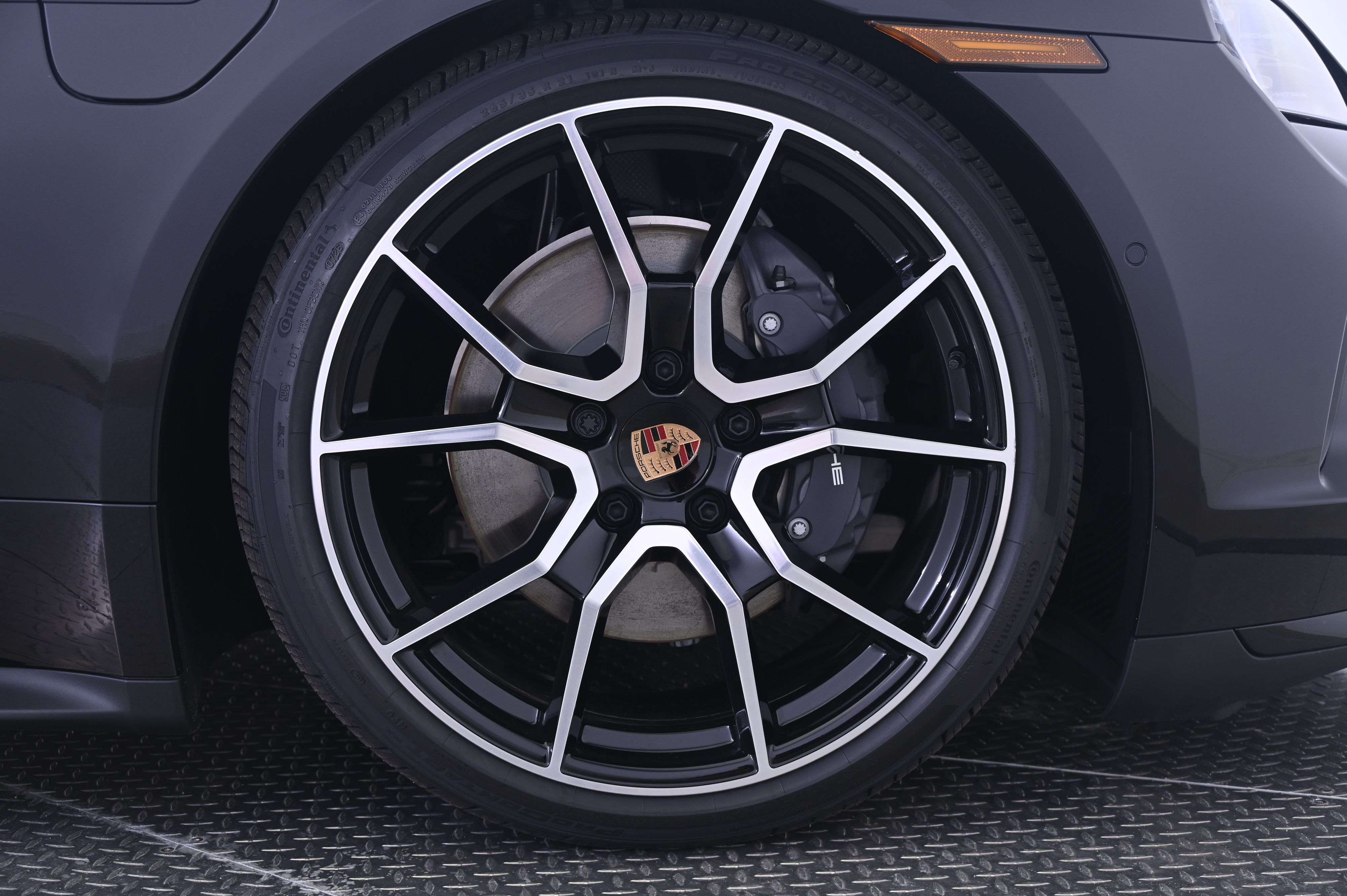 Thumbnail: 2026 Porsche Taycan - 14