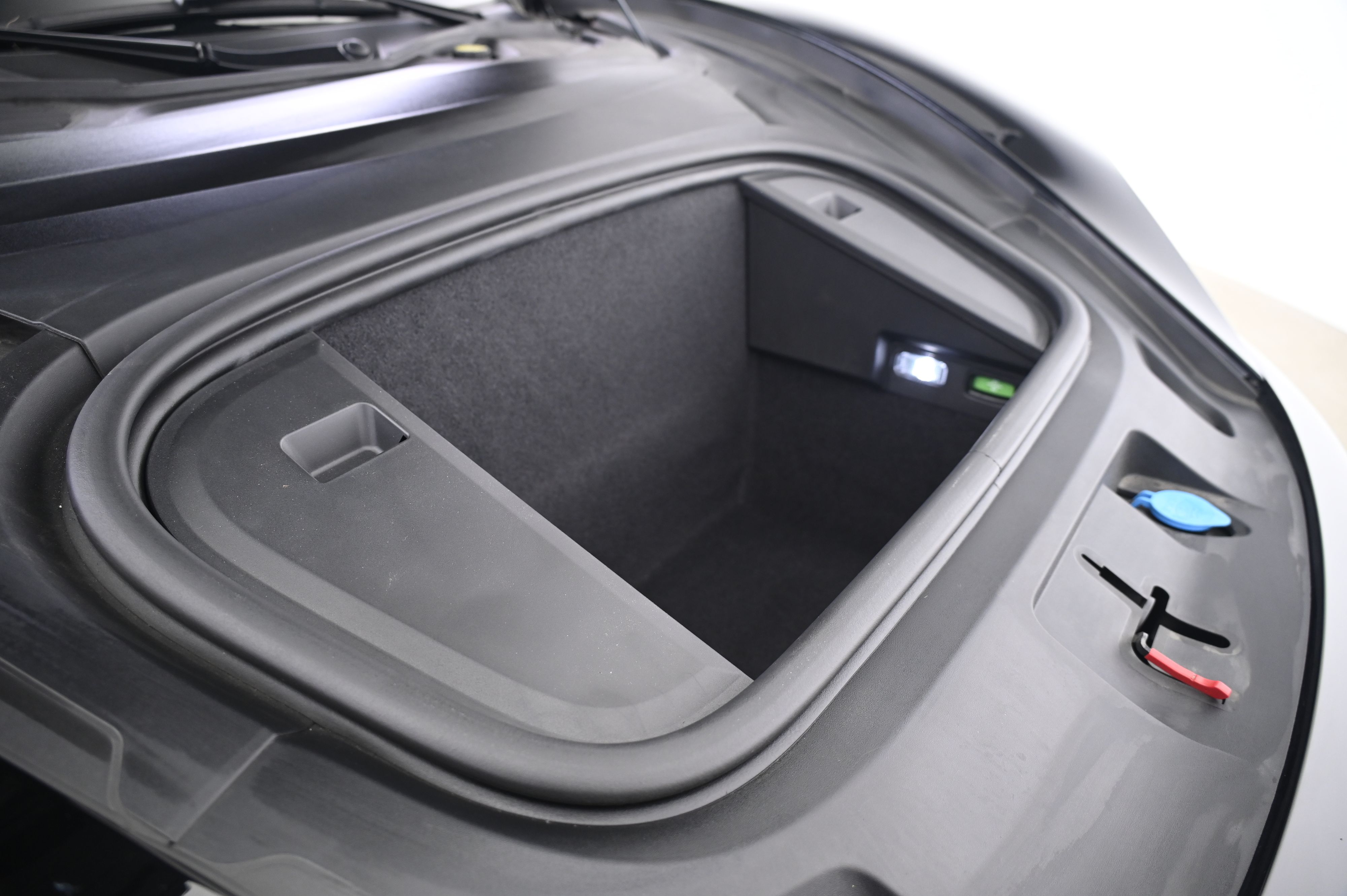 Thumbnail: 2020 Porsche Taycan - 16