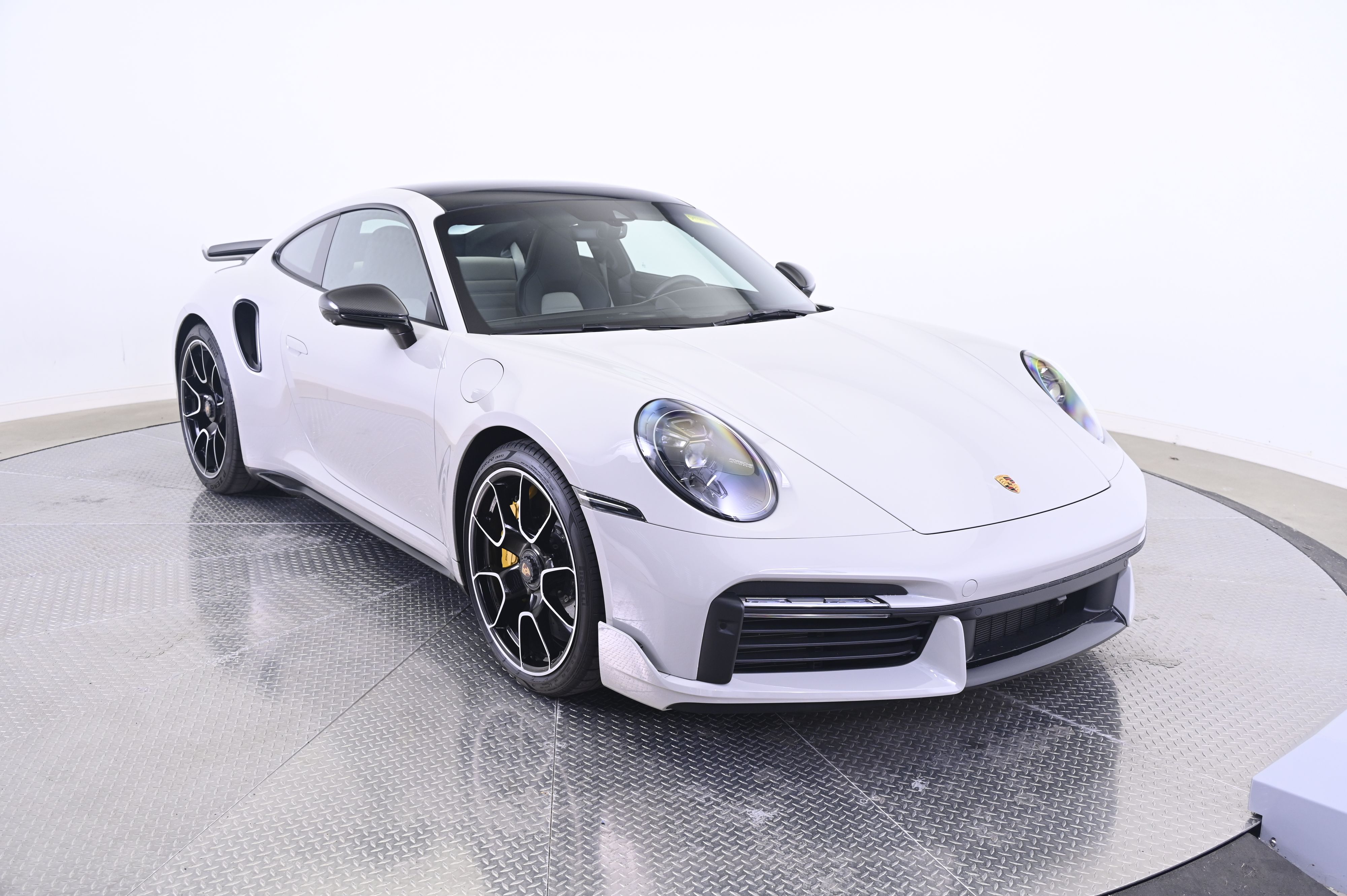 Thumbnail: 2021 Porsche 911 - 9