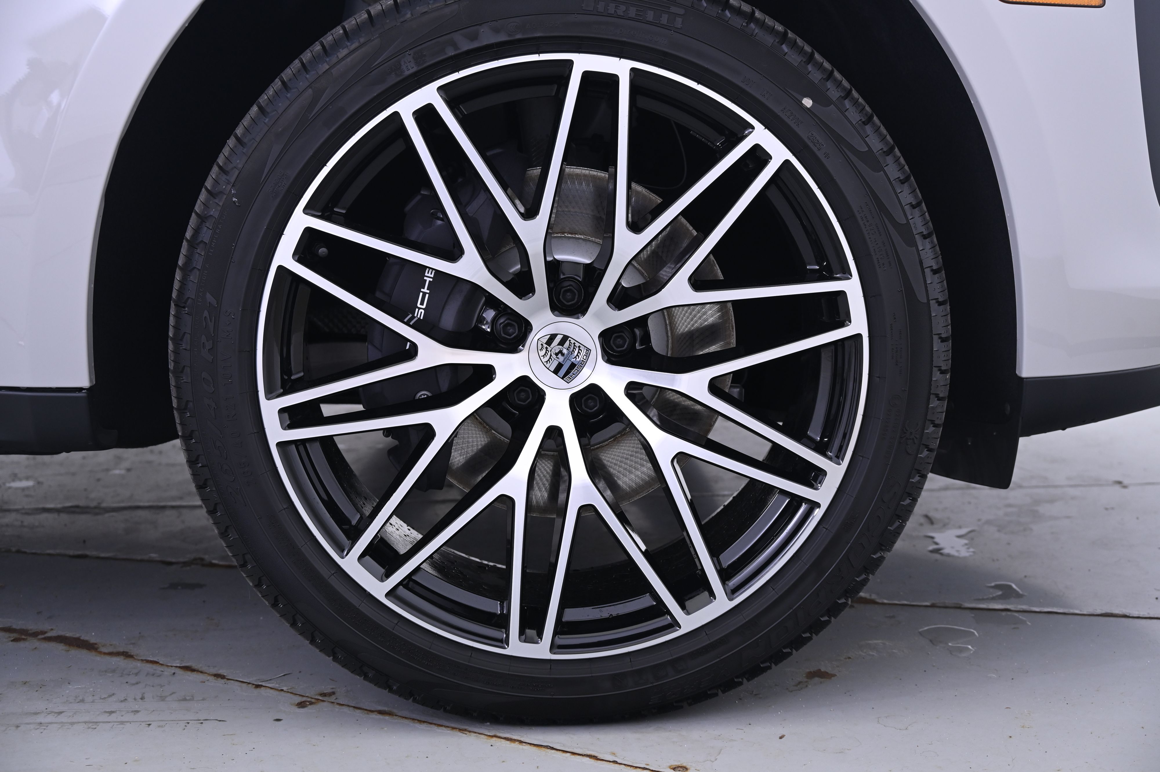 Thumbnail: 2026 Porsche Macan - 14