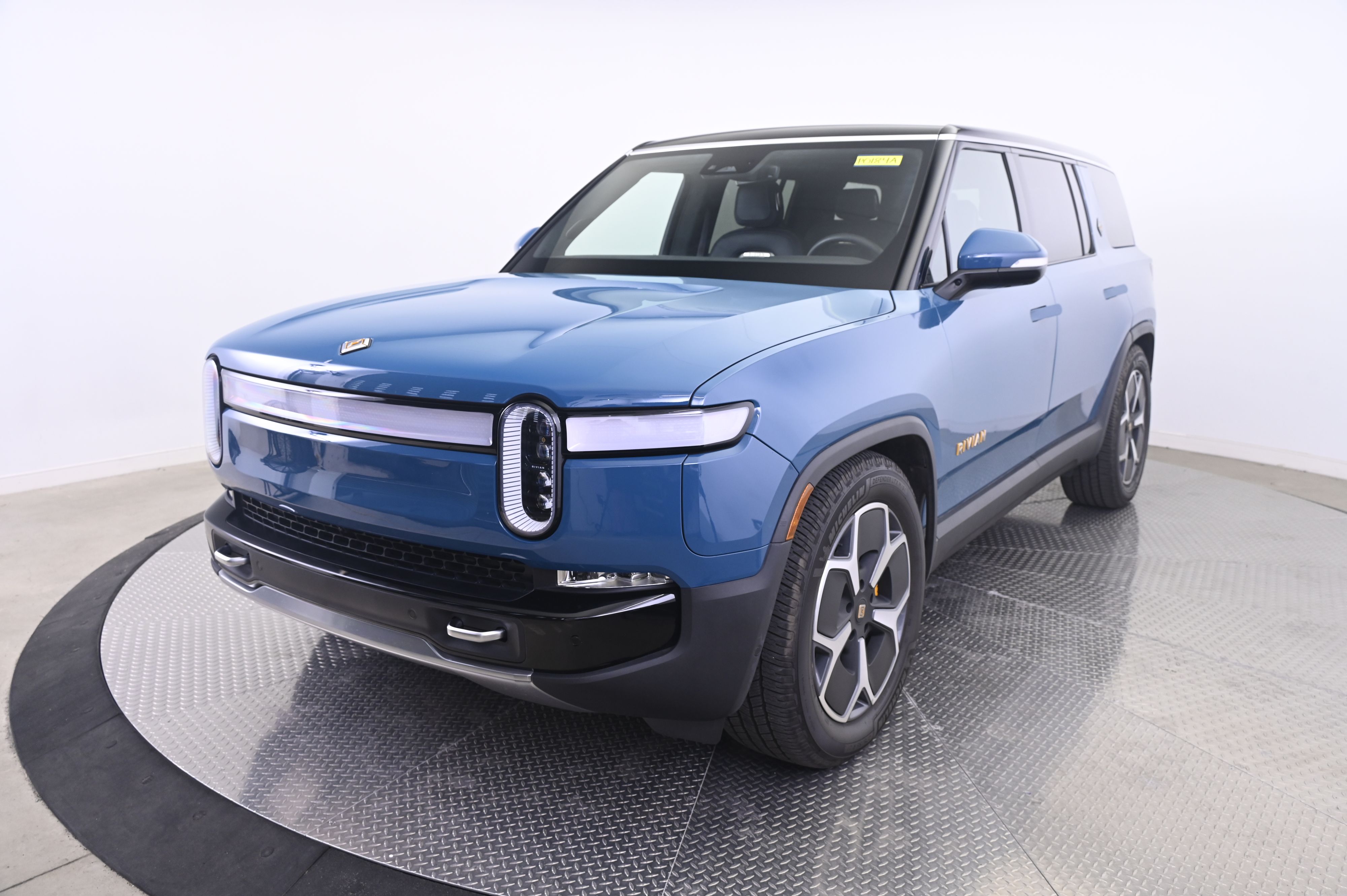 2024 Rivian R1S Adventure -
                  Beachwood, OH