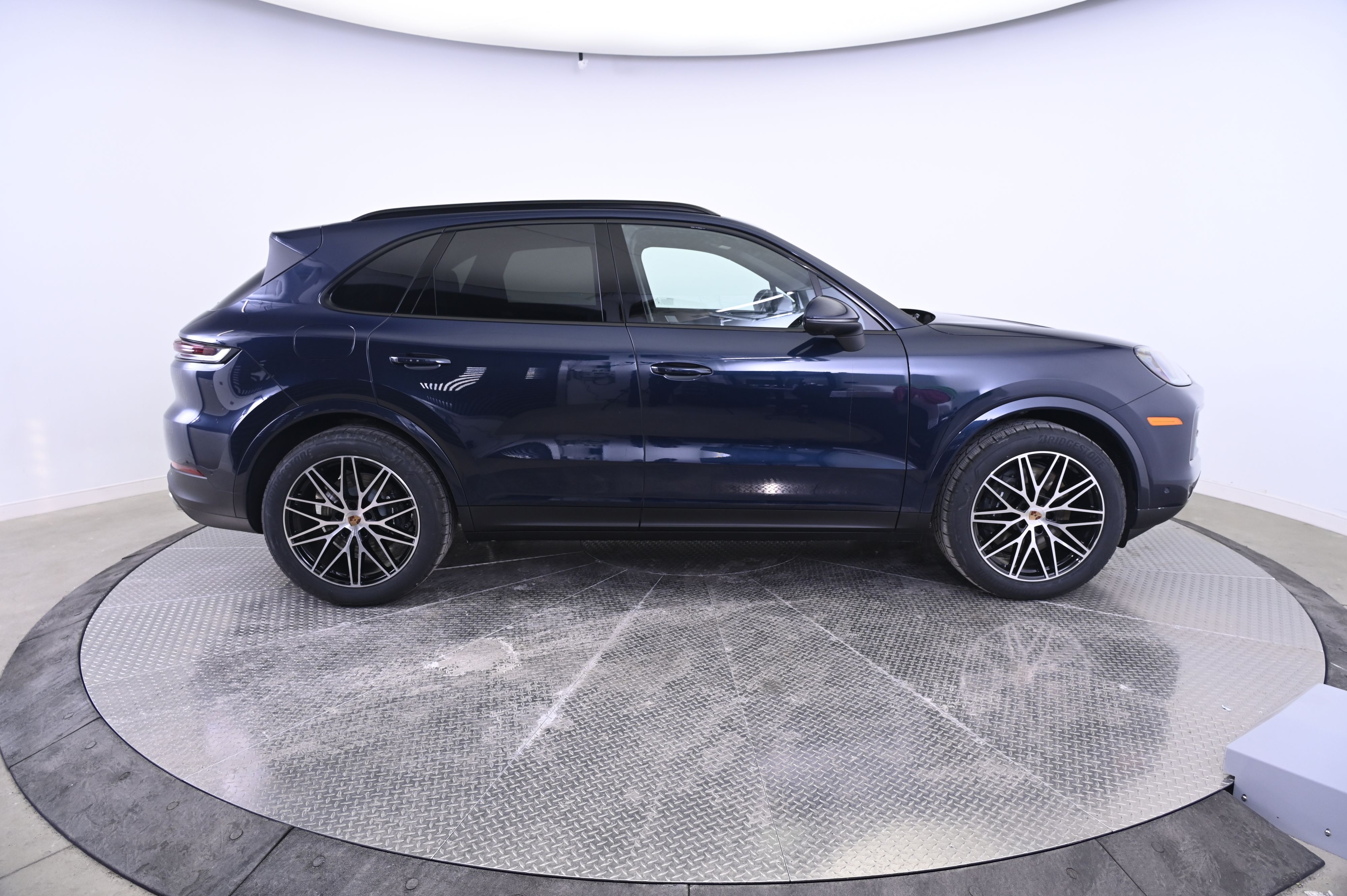 Thumbnail: 2026 Porsche Cayenne - 8