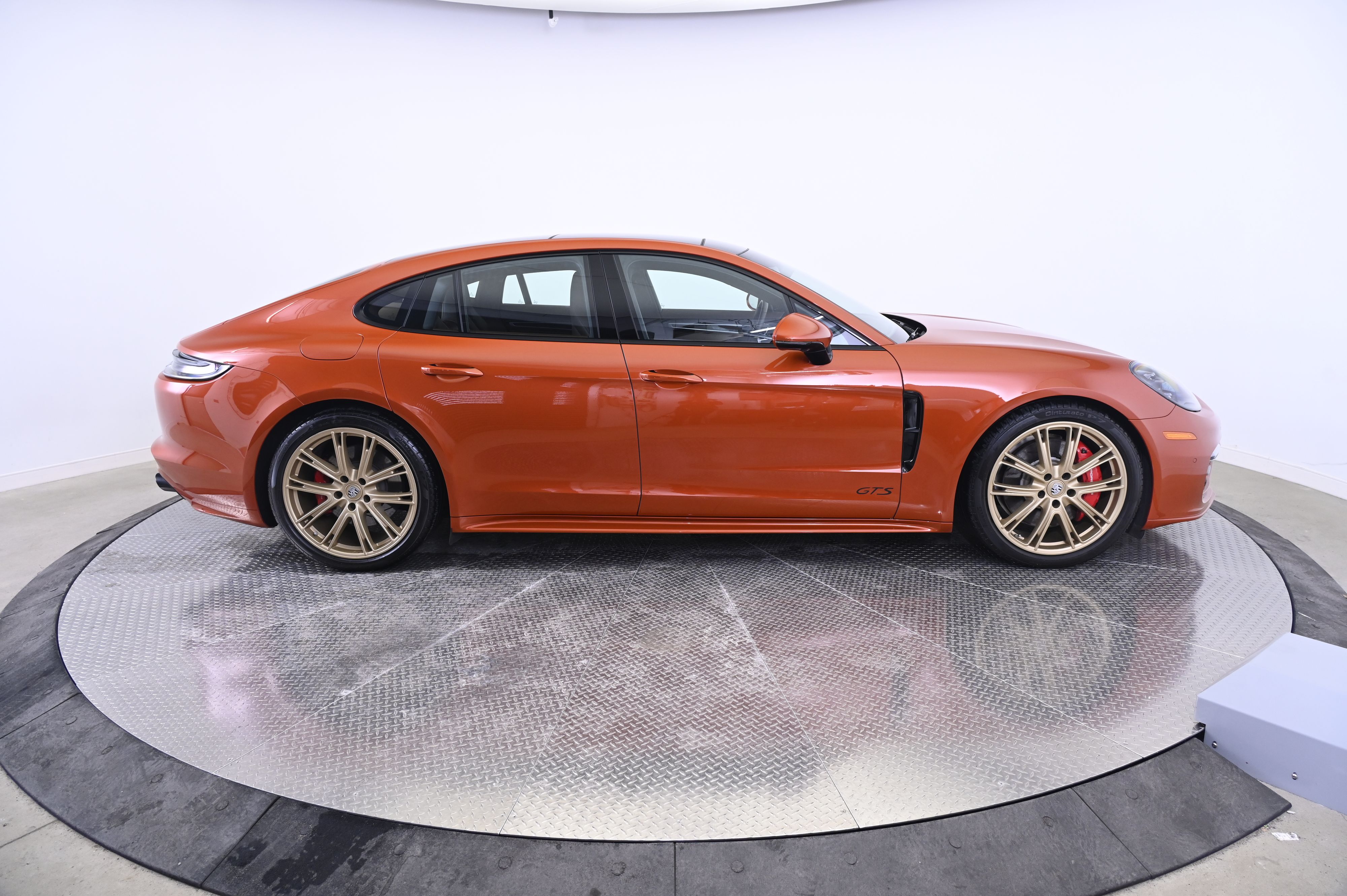 Thumbnail: 2023 Porsche Panamera - 8