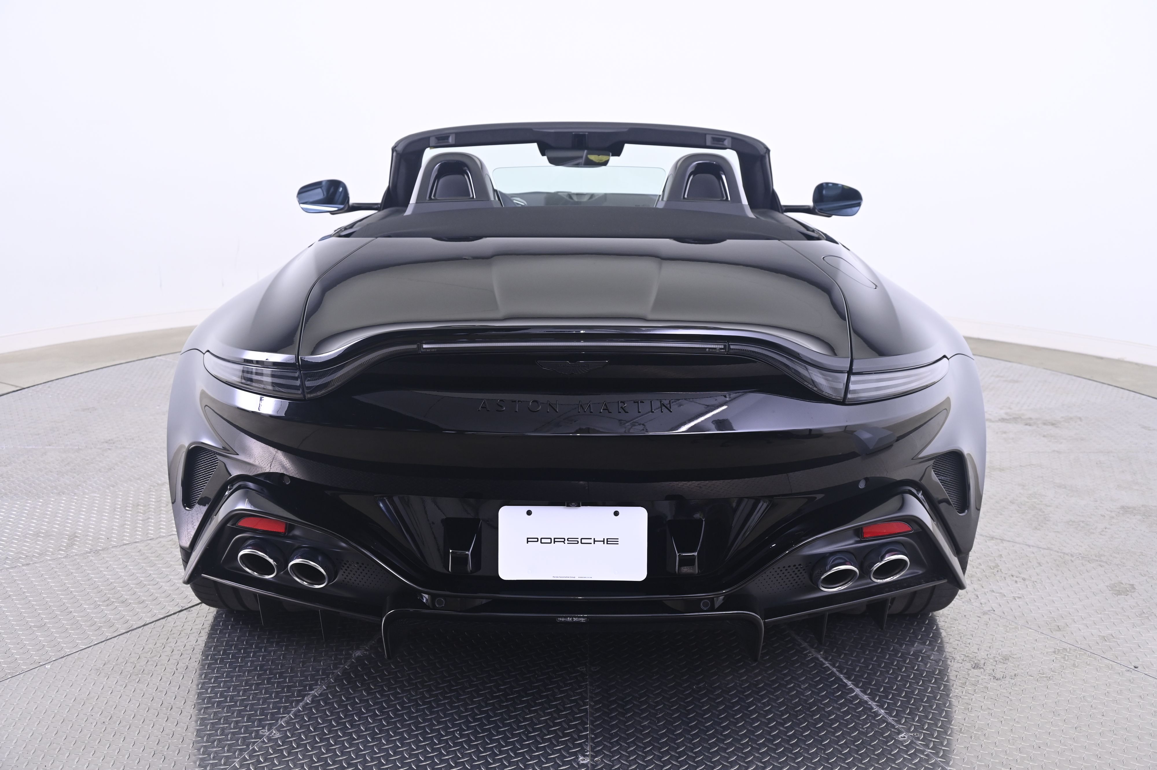 Thumbnail: 2026 Aston Martin Vantage - 6
