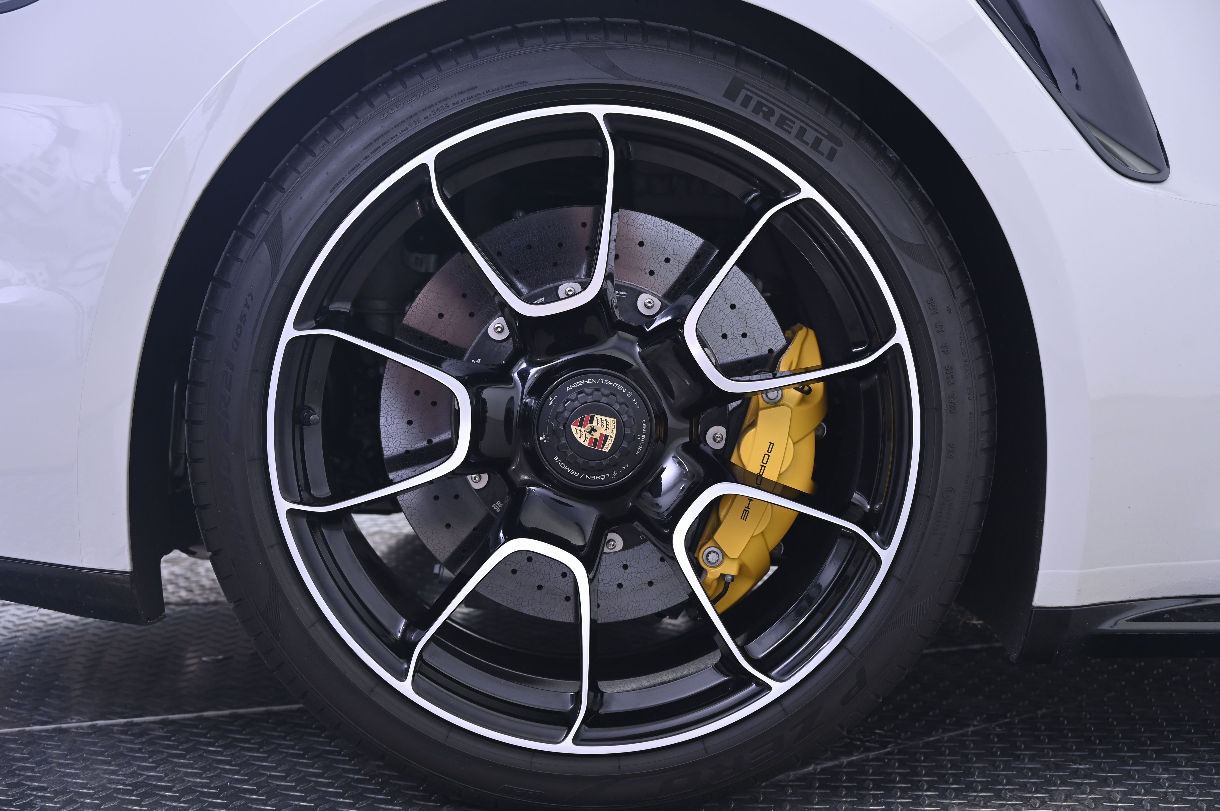 Thumbnail: 2021 Porsche 911 - 13