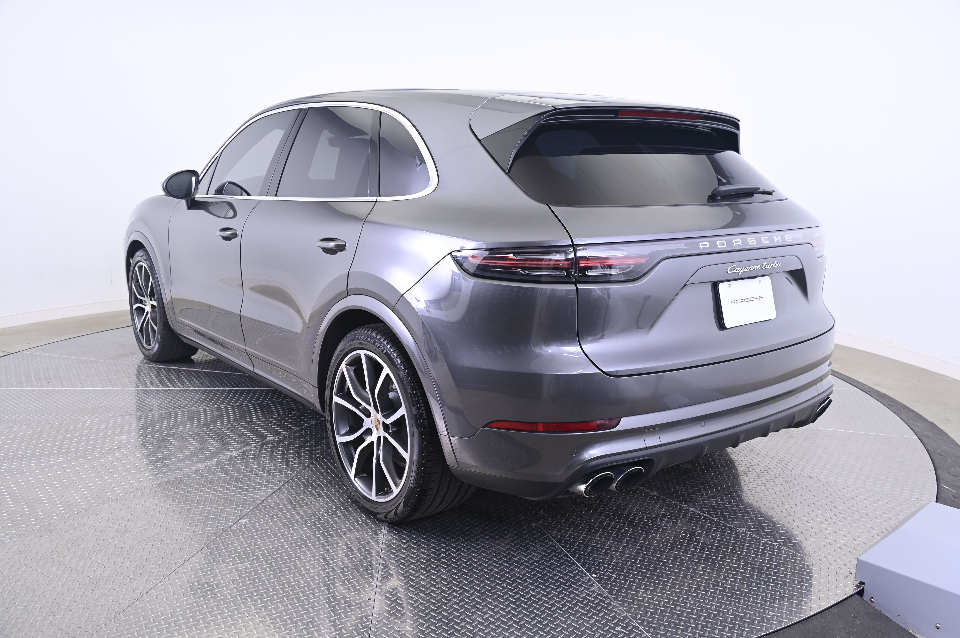 Thumbnail: 2023 Porsche Cayenne - 3