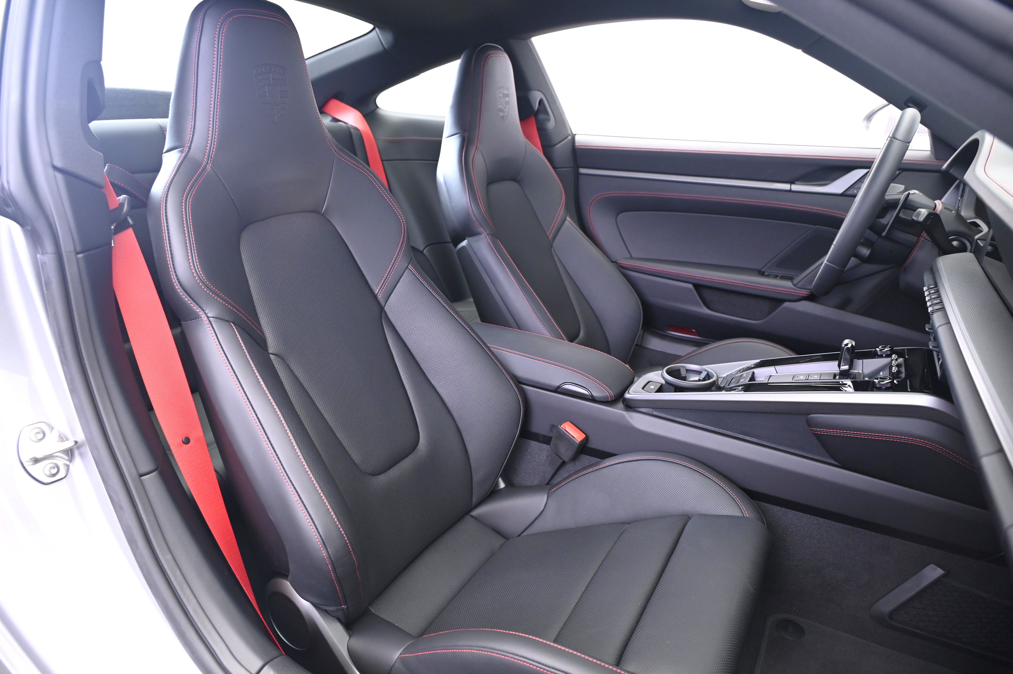 Thumbnail: 2025 Porsche 911 - 20