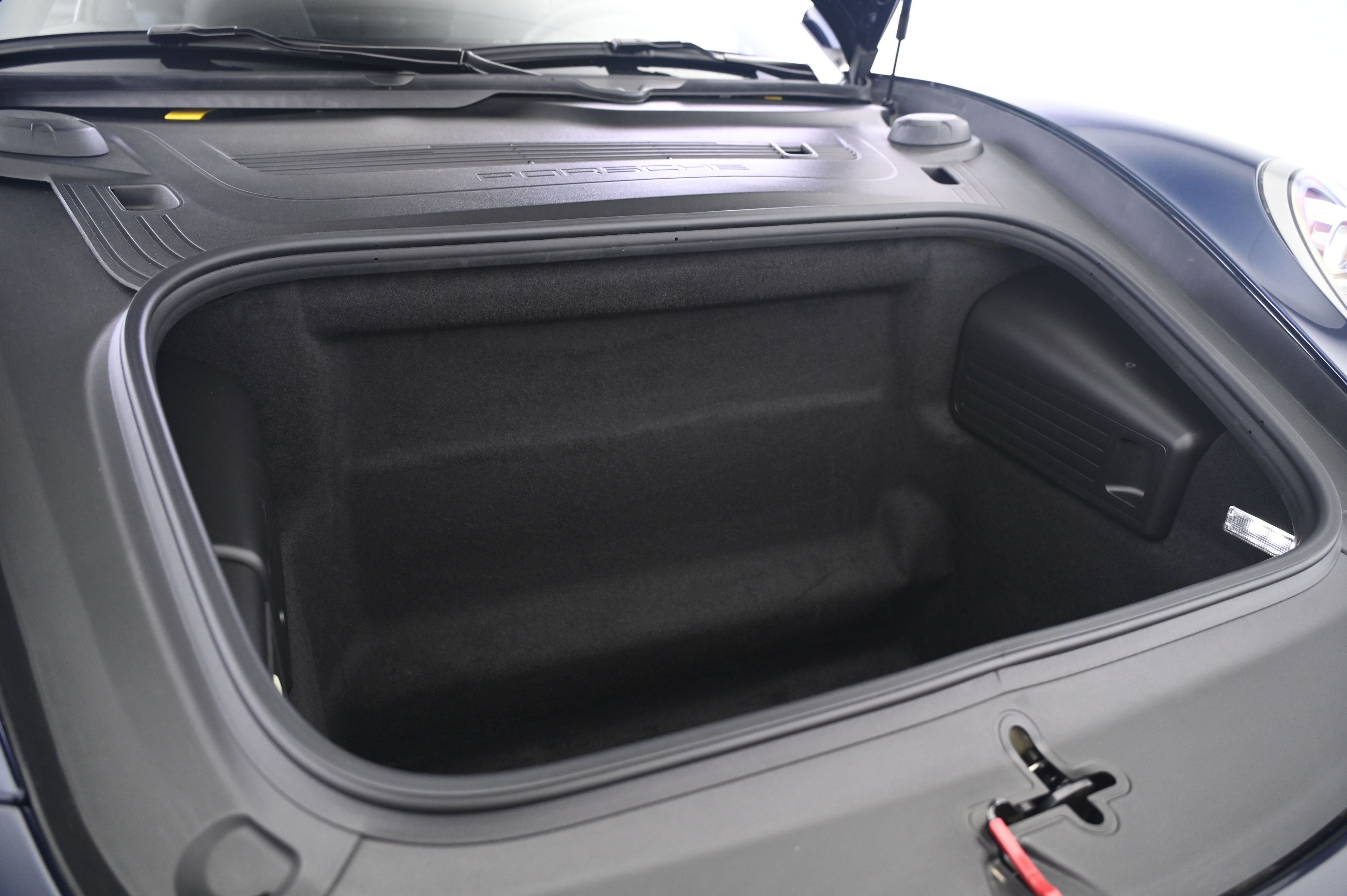Thumbnail: 2019 Porsche 911 - 15