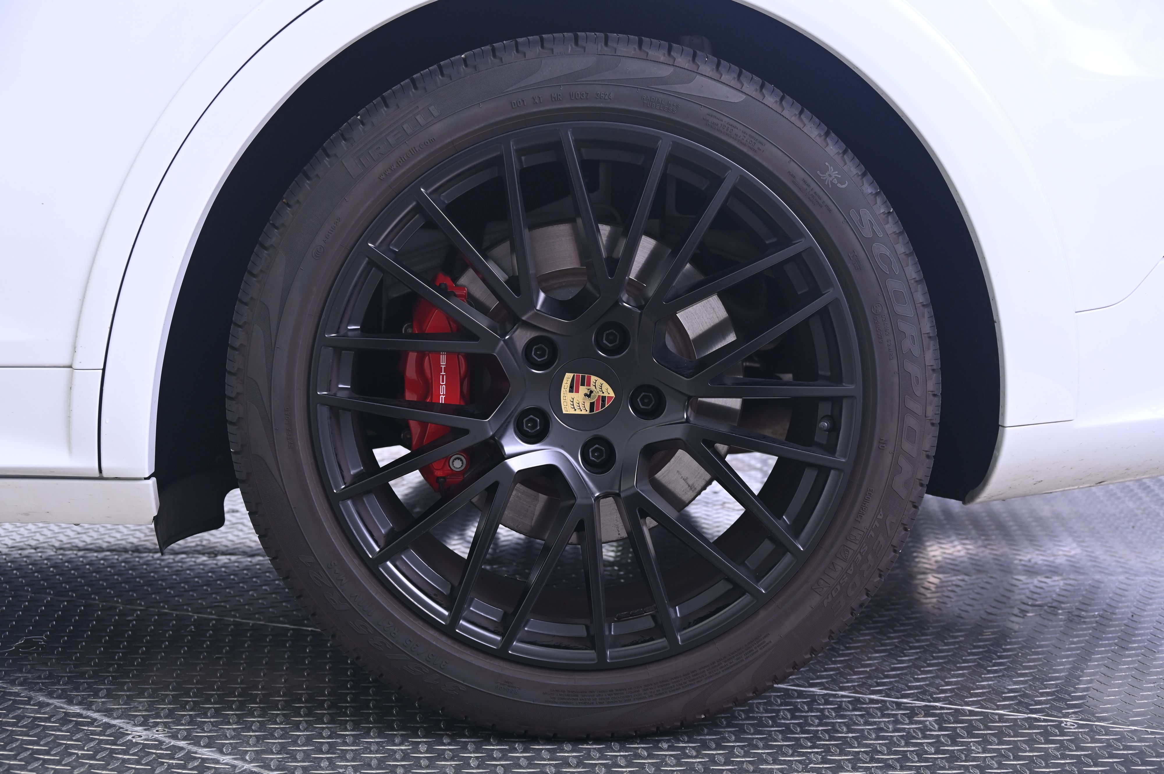 Thumbnail: 2023 Porsche Cayenne - 12