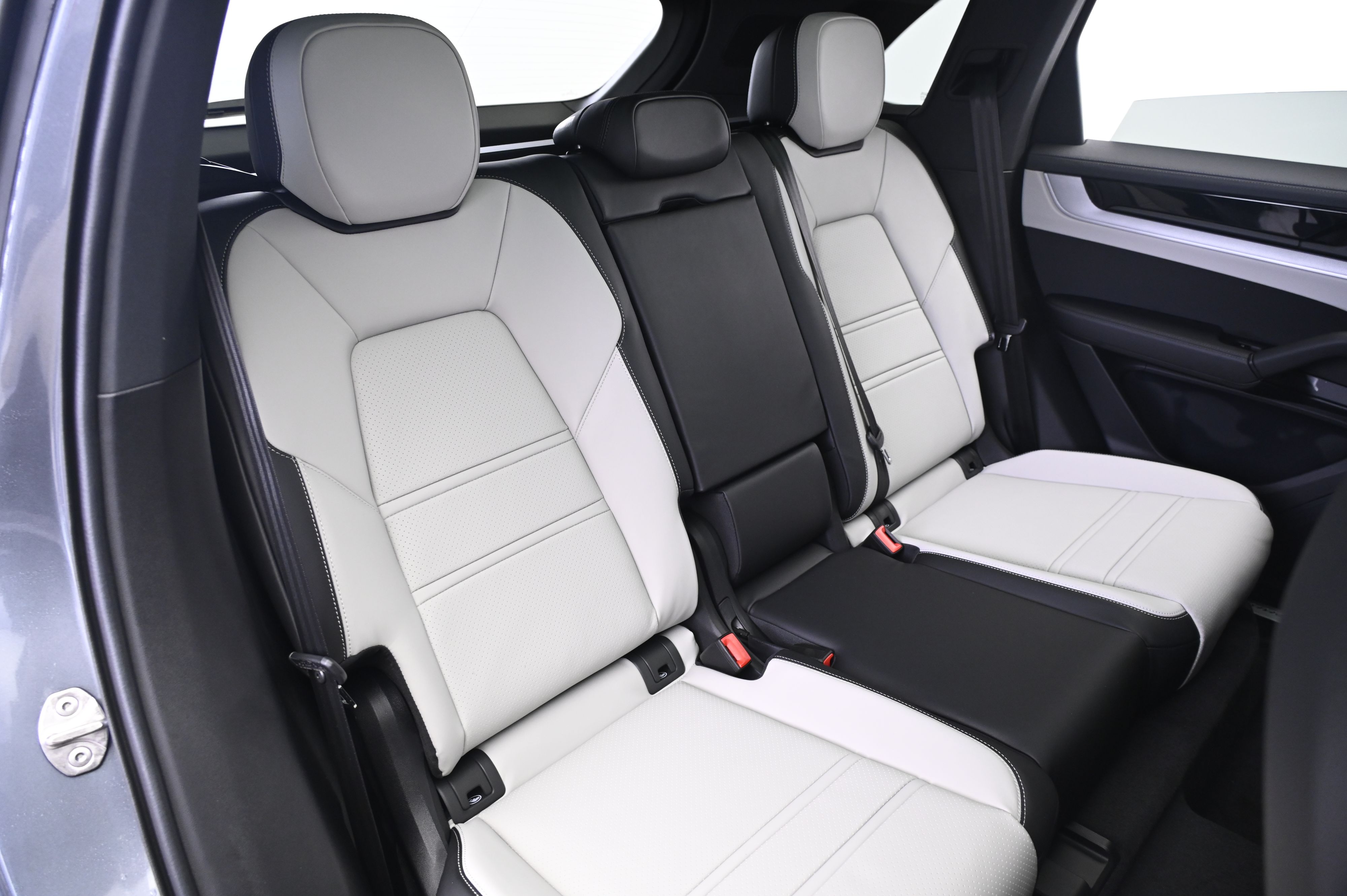 Thumbnail: 2026 Porsche Cayenne - 19