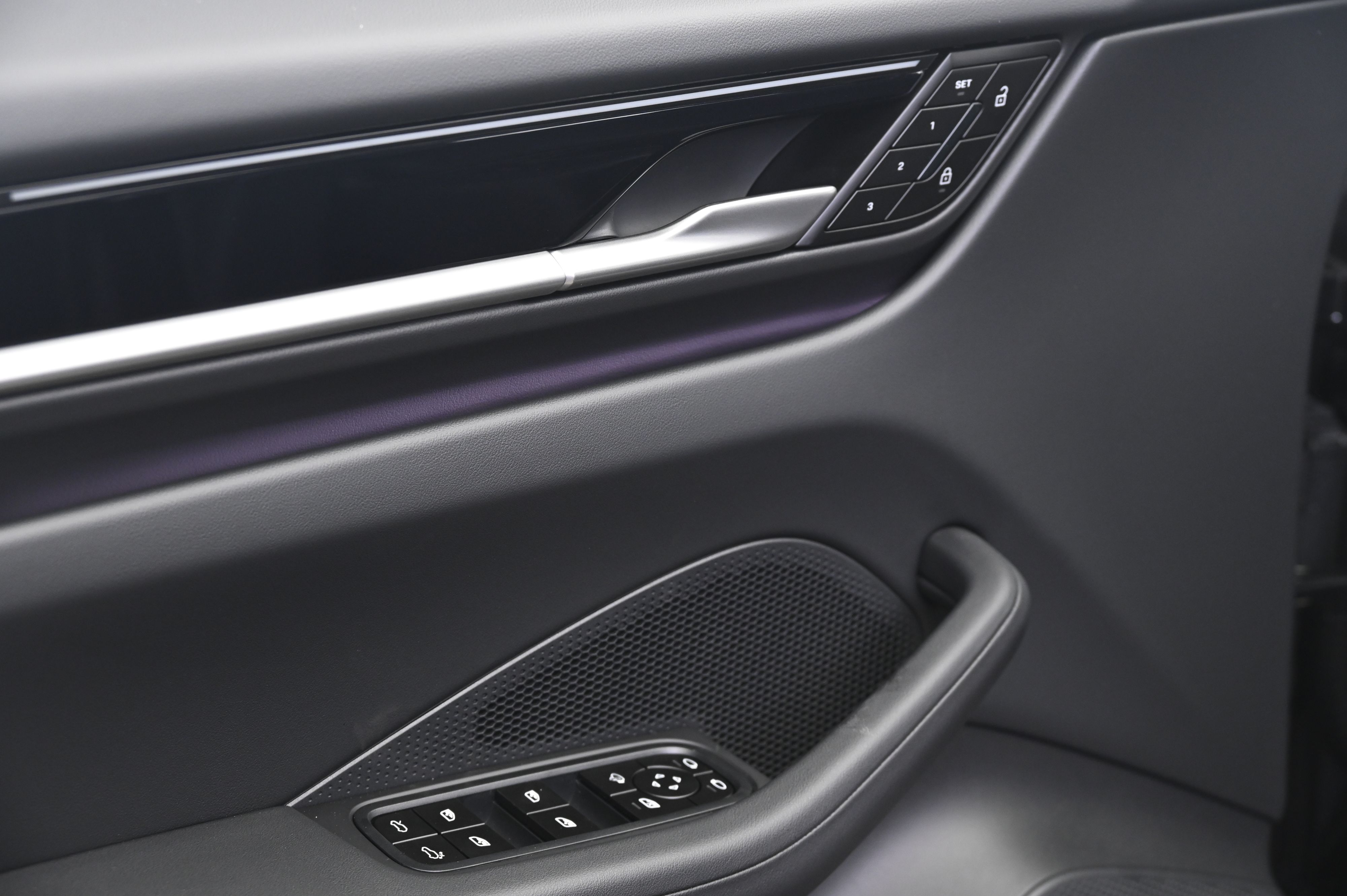 Thumbnail: 2026 Porsche Macan - 28
