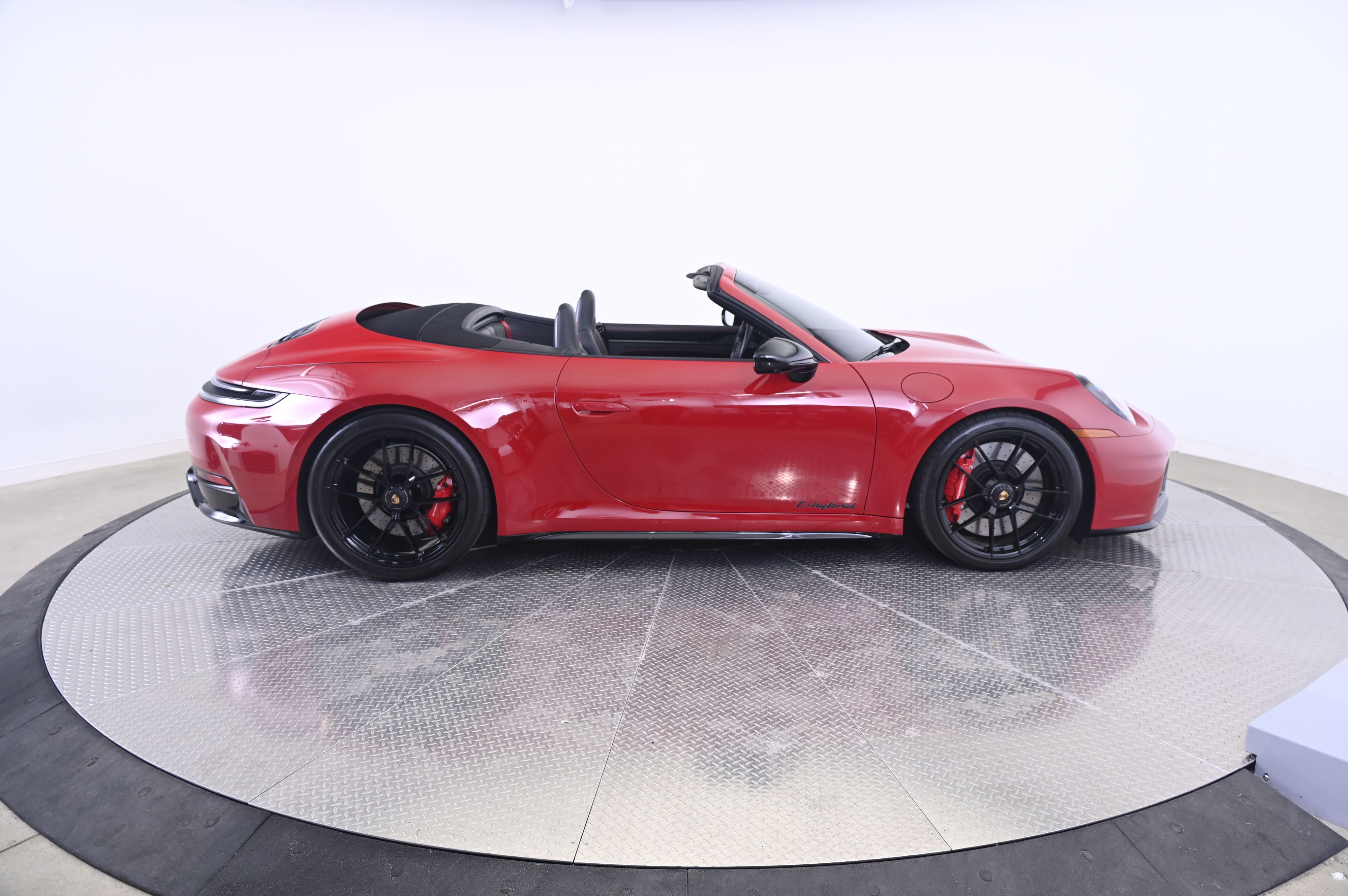 Thumbnail: 2025 Porsche 911 - 8