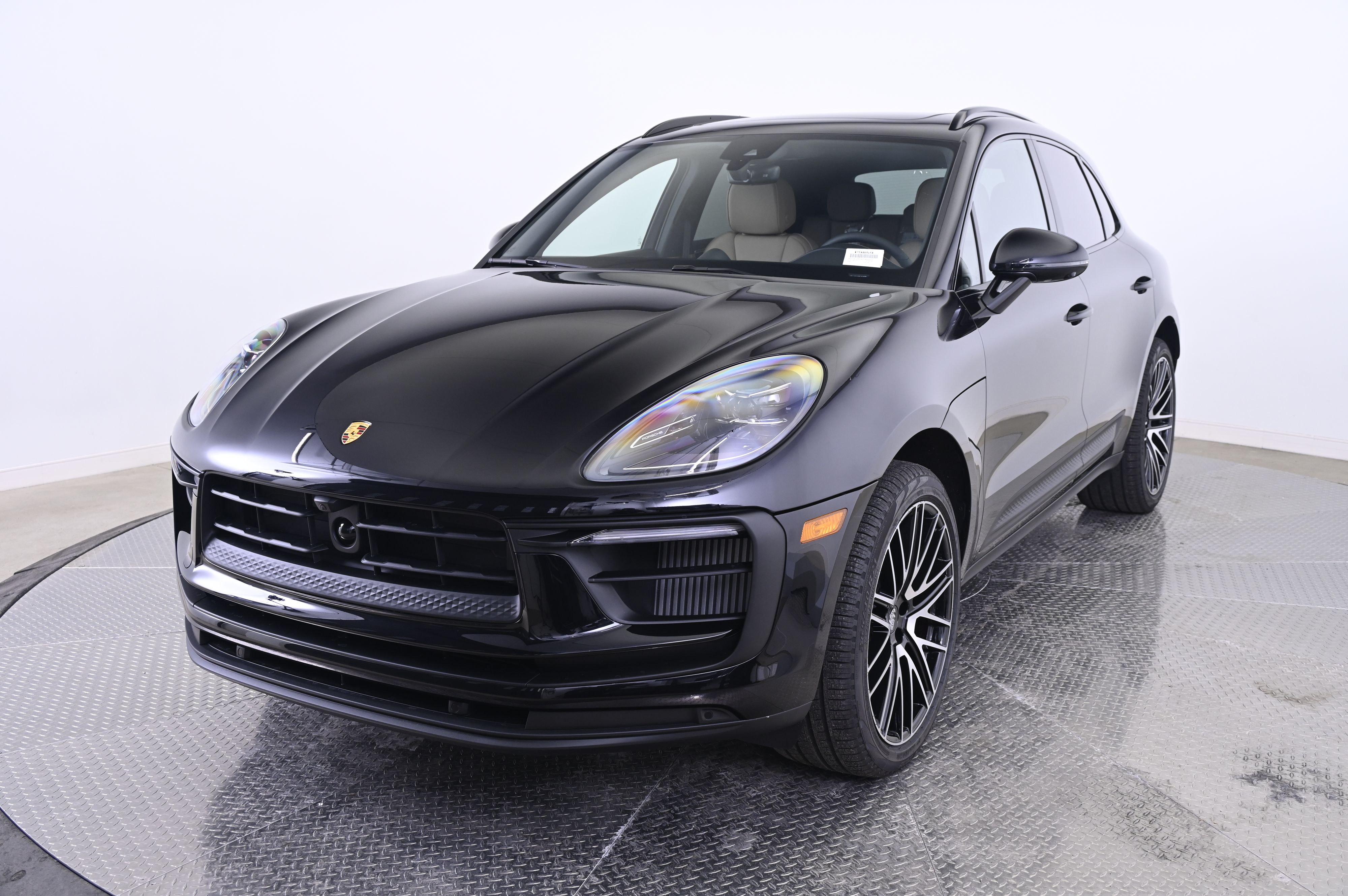 Thumbnail: 2026 Porsche Macan - 1