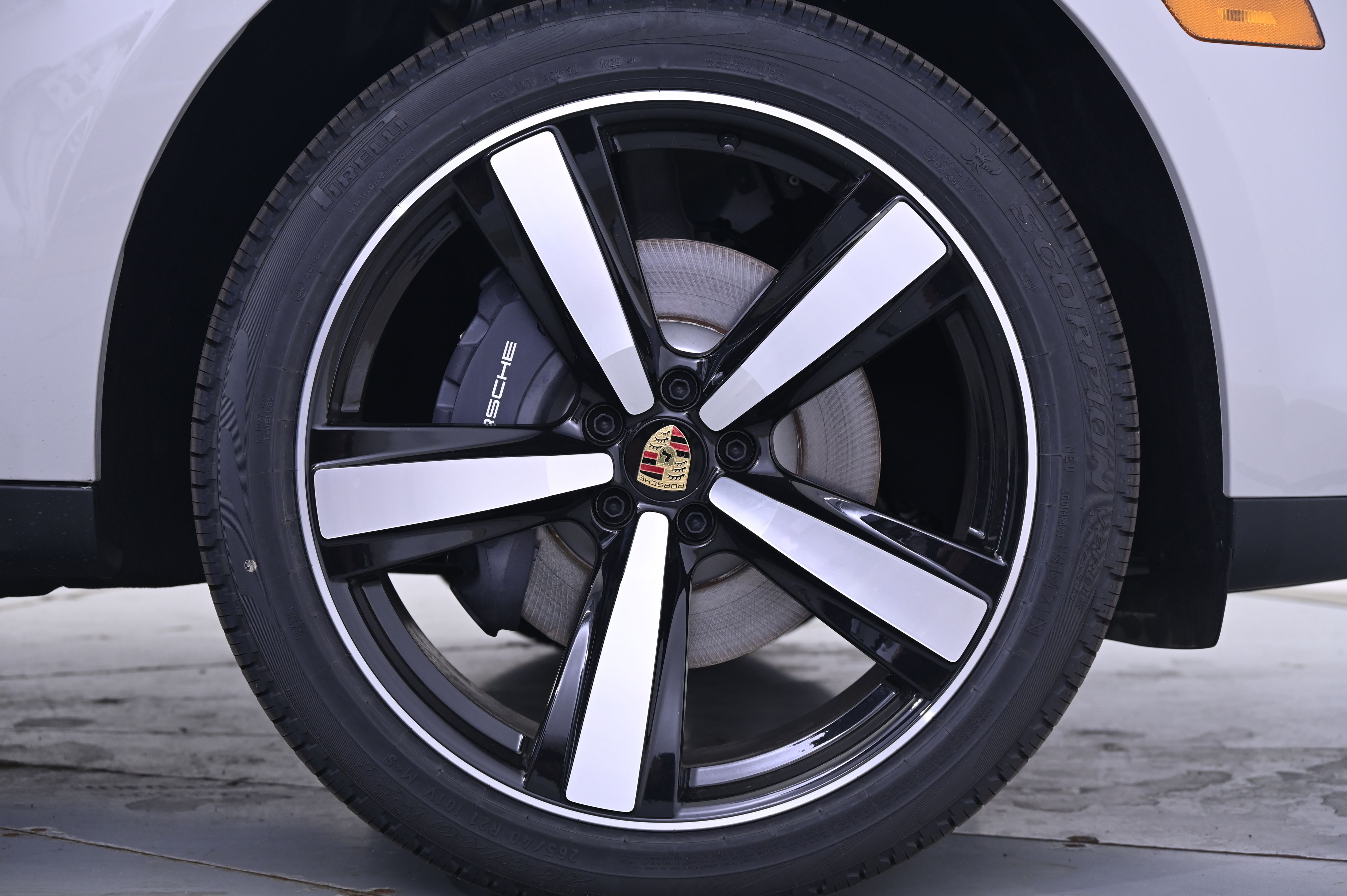 Thumbnail: 2025 Porsche Macan - 14