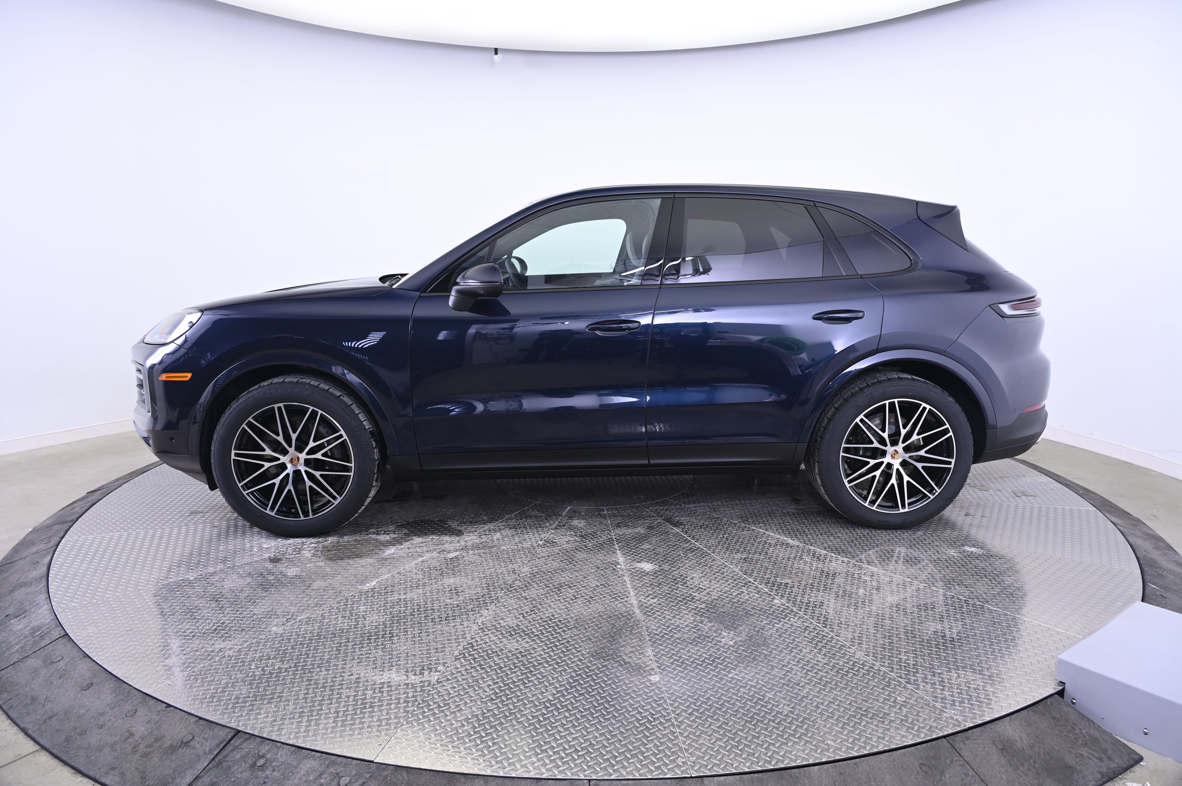 Thumbnail: 2026 Porsche Cayenne - 2