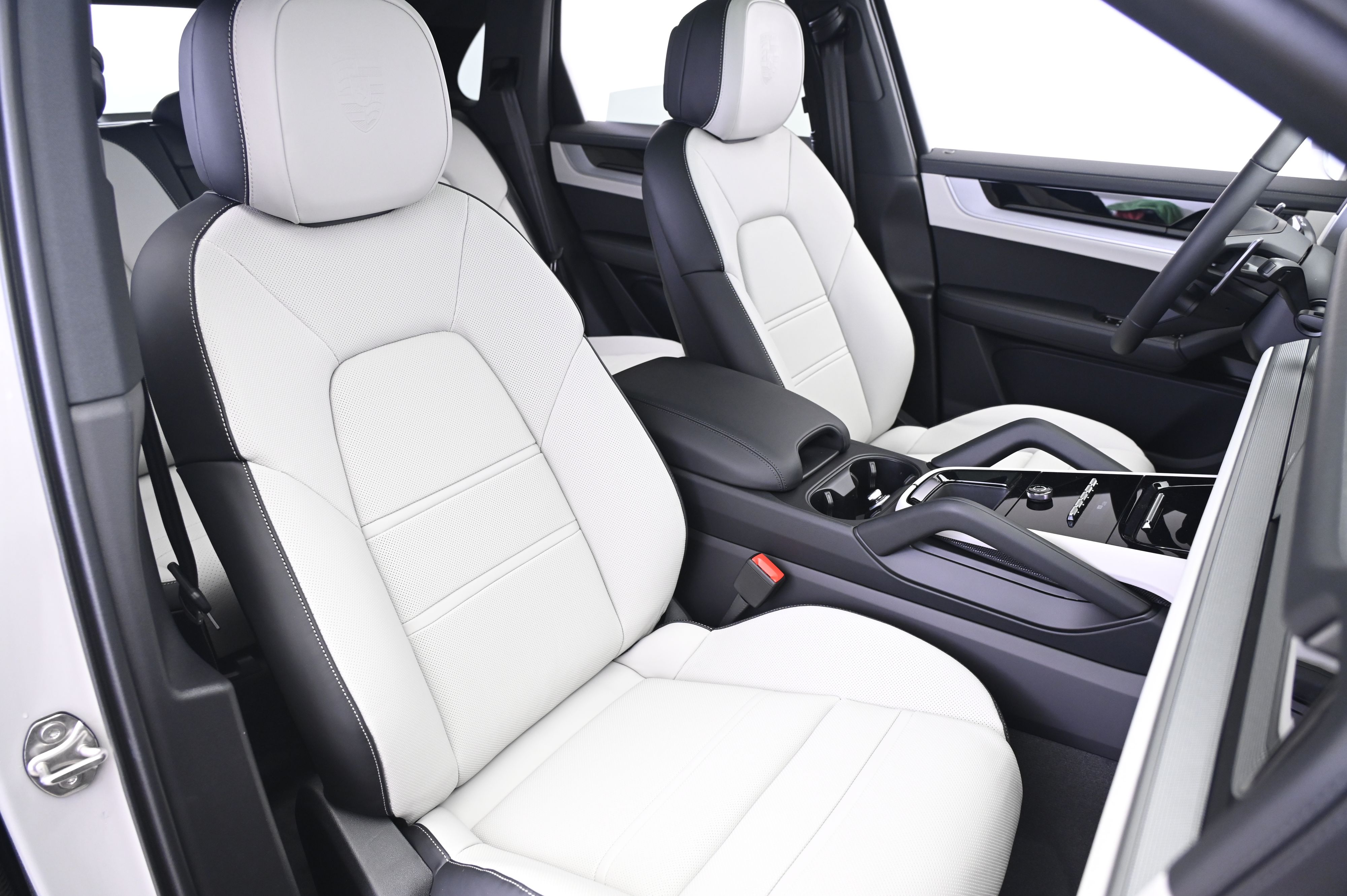 Thumbnail: 2026 Porsche Cayenne - 24