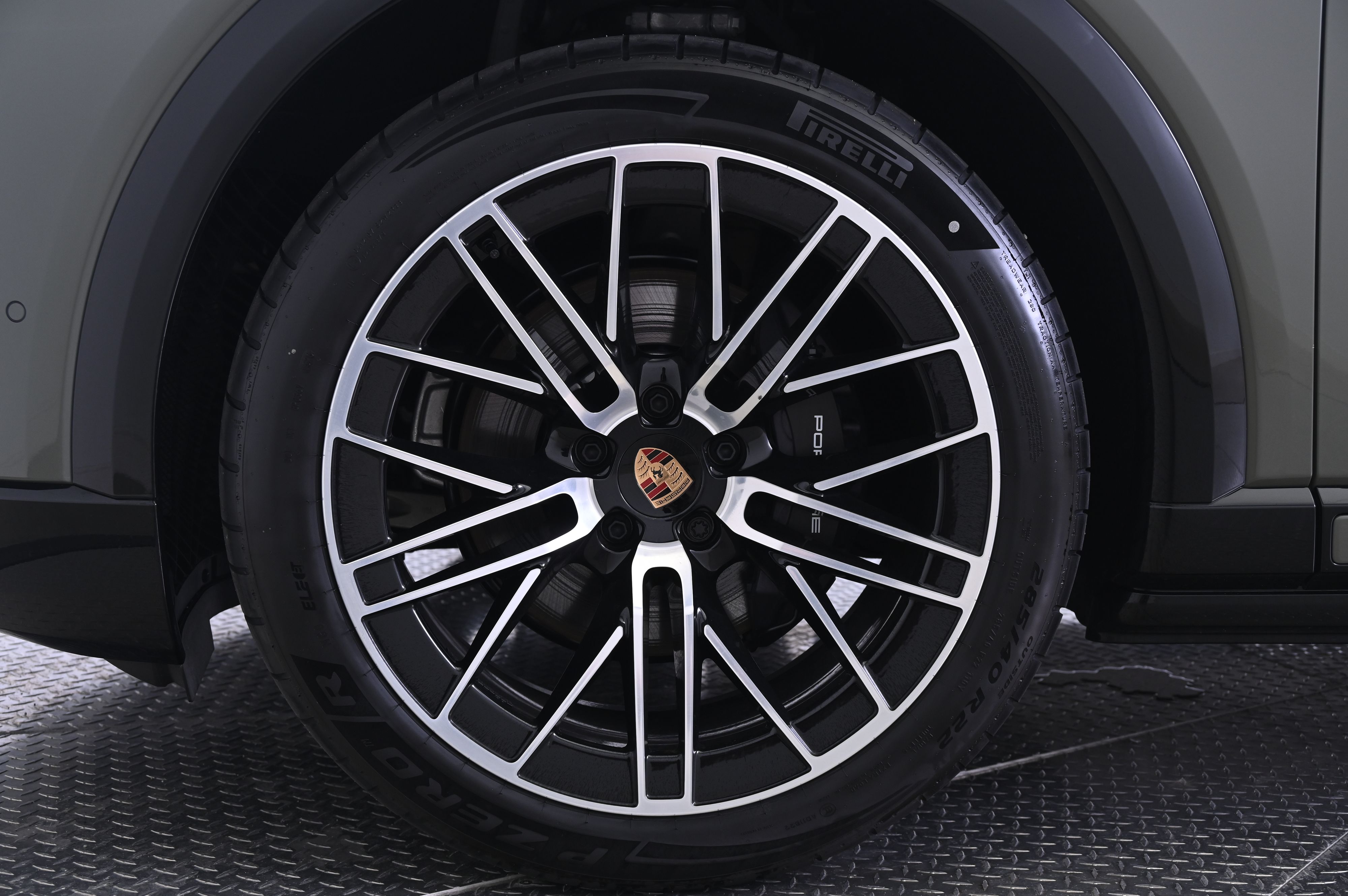 Thumbnail: 2026 Porsche Cayenne - 11