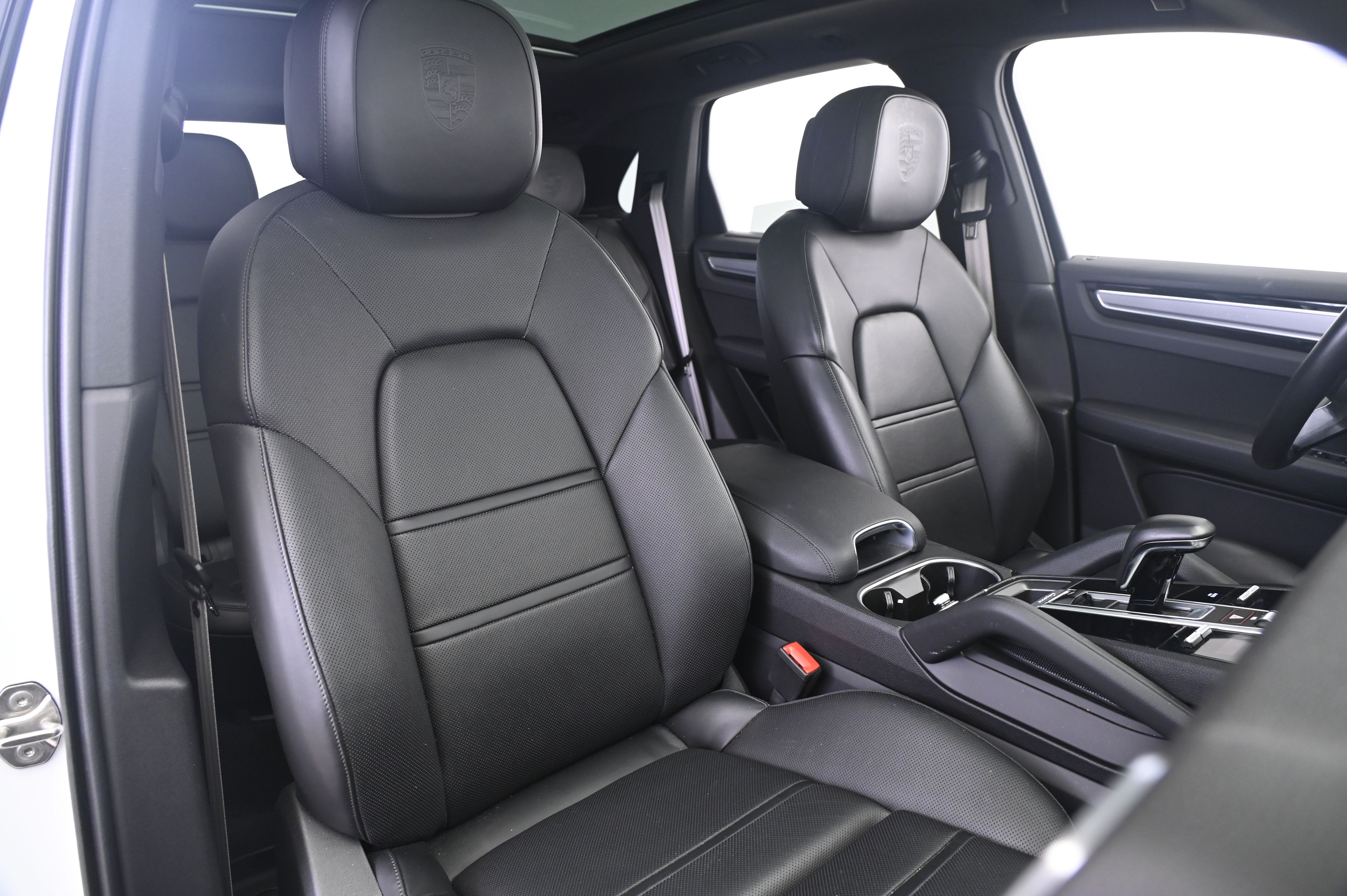 Thumbnail: 2022 Porsche Cayenne - 24