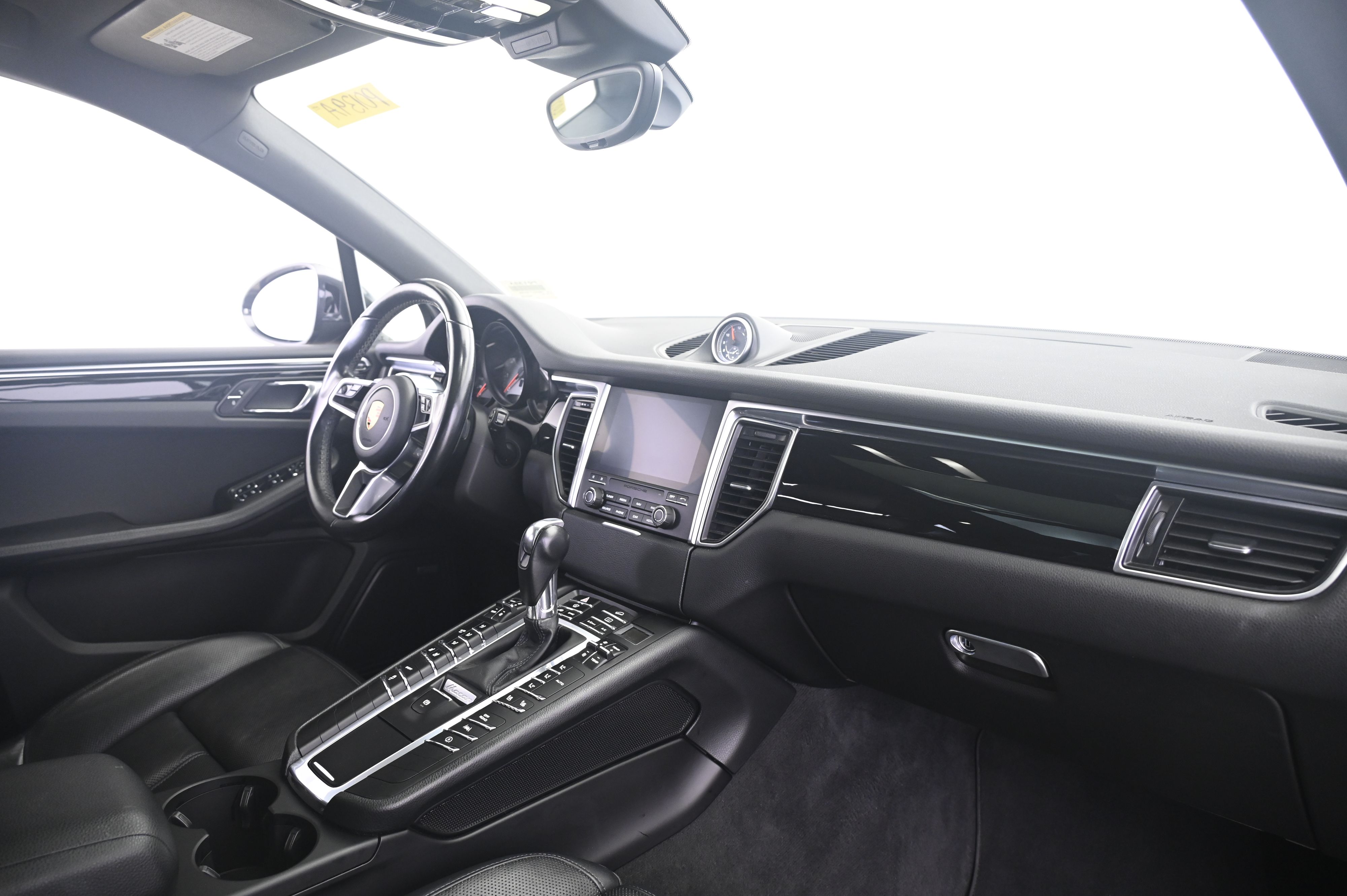 Thumbnail: 2018 Porsche Macan - 22